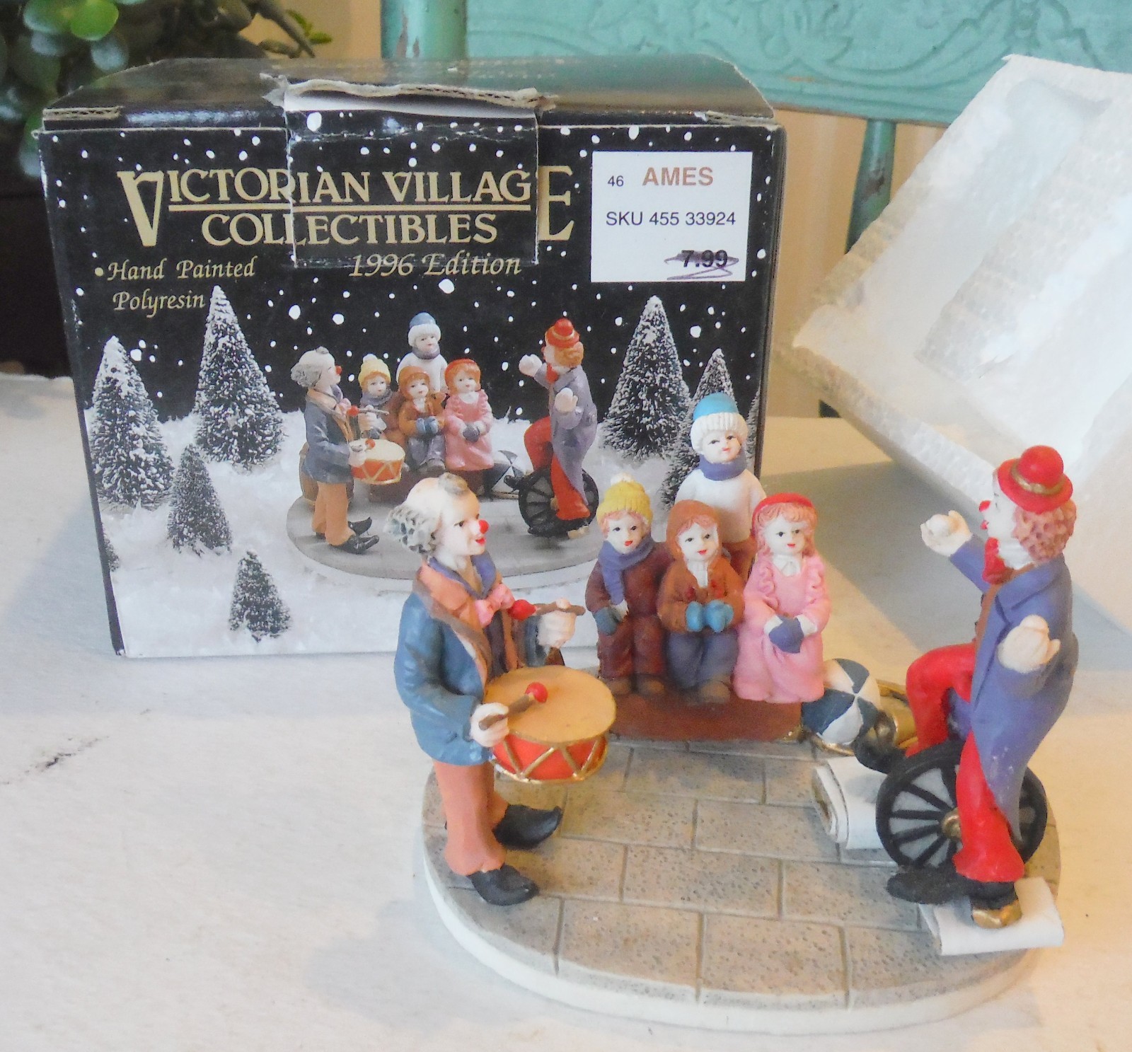Vintage Victorian Village Christmas Clown Show 1996 MIB M7942