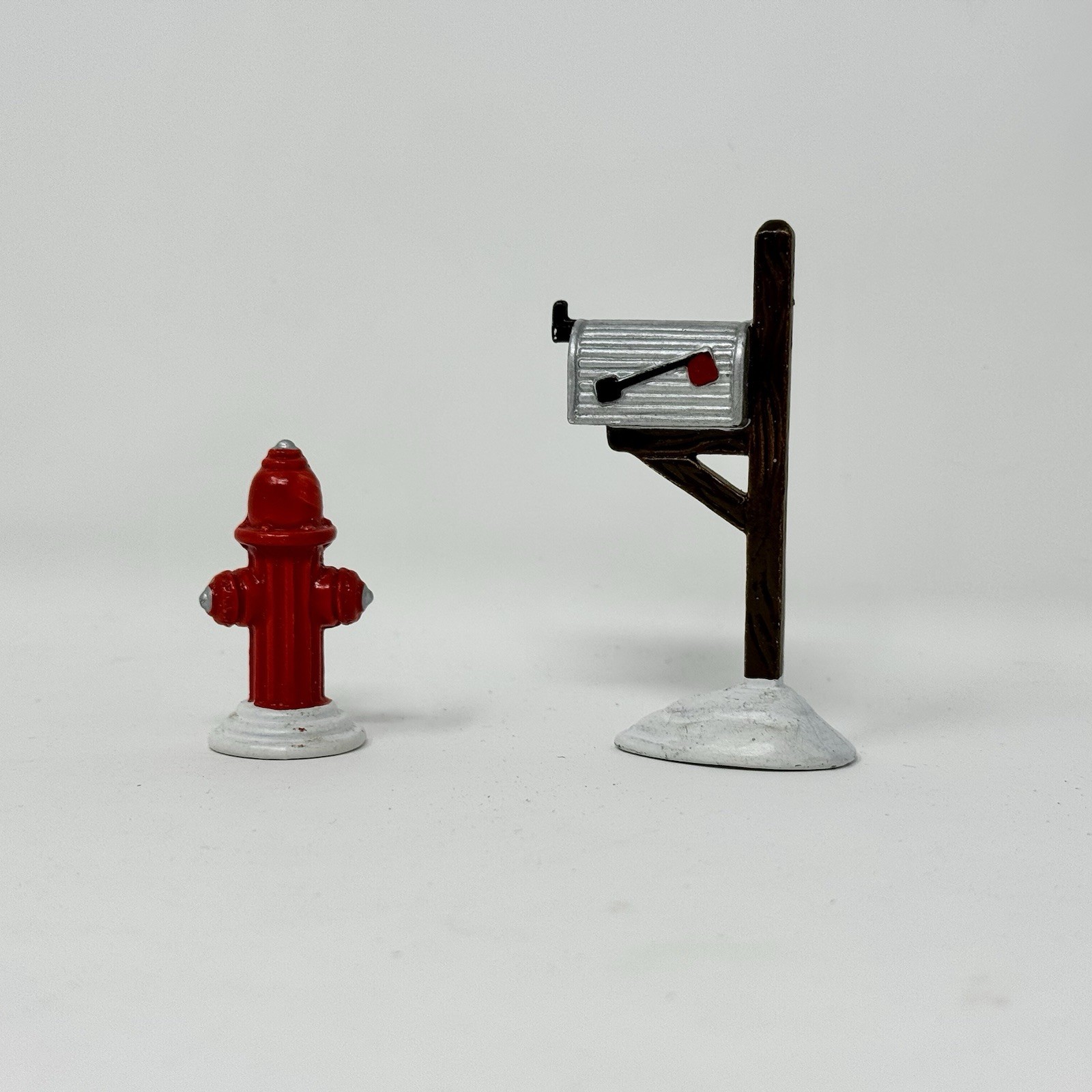 Dept 56 Fire Hydrant and Mailbox #5132-2 (set of 2) SNOW VILLAGE
