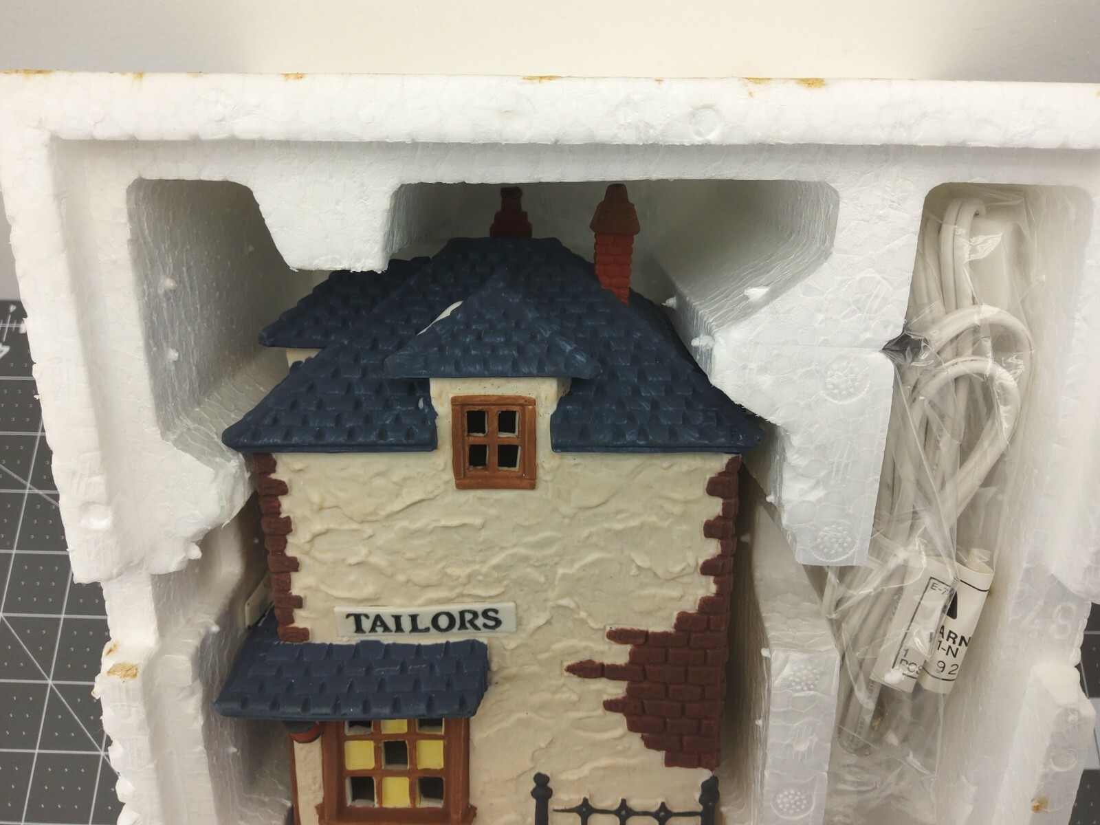 Department 56 Walpole Tailor Dickens Village Merchant Shop 59269 NEW NIB Retired