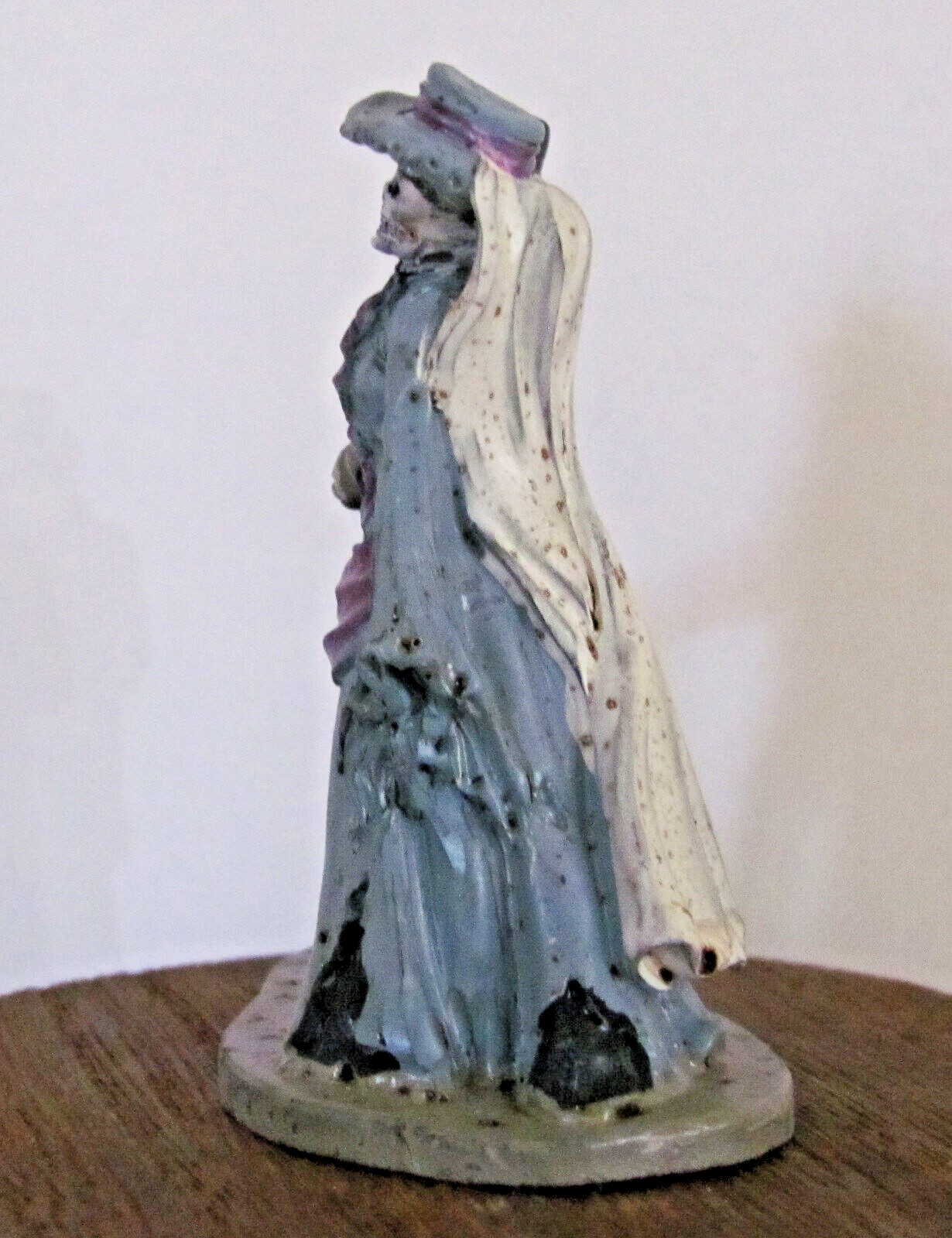 Lemax Spooky Town Figurine – Spectral Couple #02912