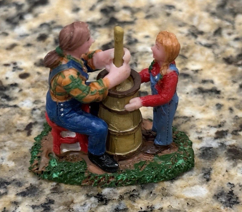 Lemax Coventry Cove CHURNING BUTTER 2010 Retired Village Figurine