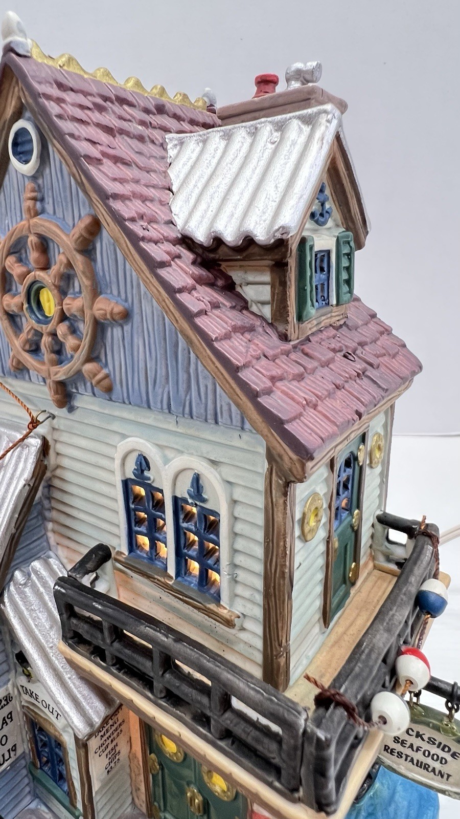 Lemax Plymouth Corners “Jesse’s Boat Supplies & Restaurant” 85698 RARE & NEW !