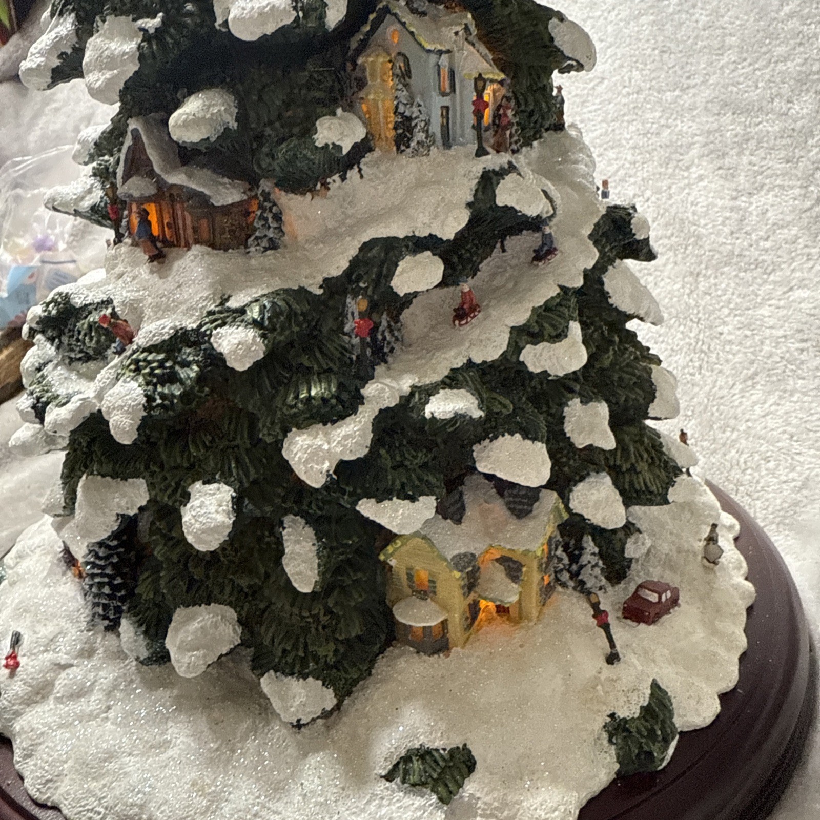 Thomas Kinkade “Village Christmas” Illuminated Tree Works With Batteries