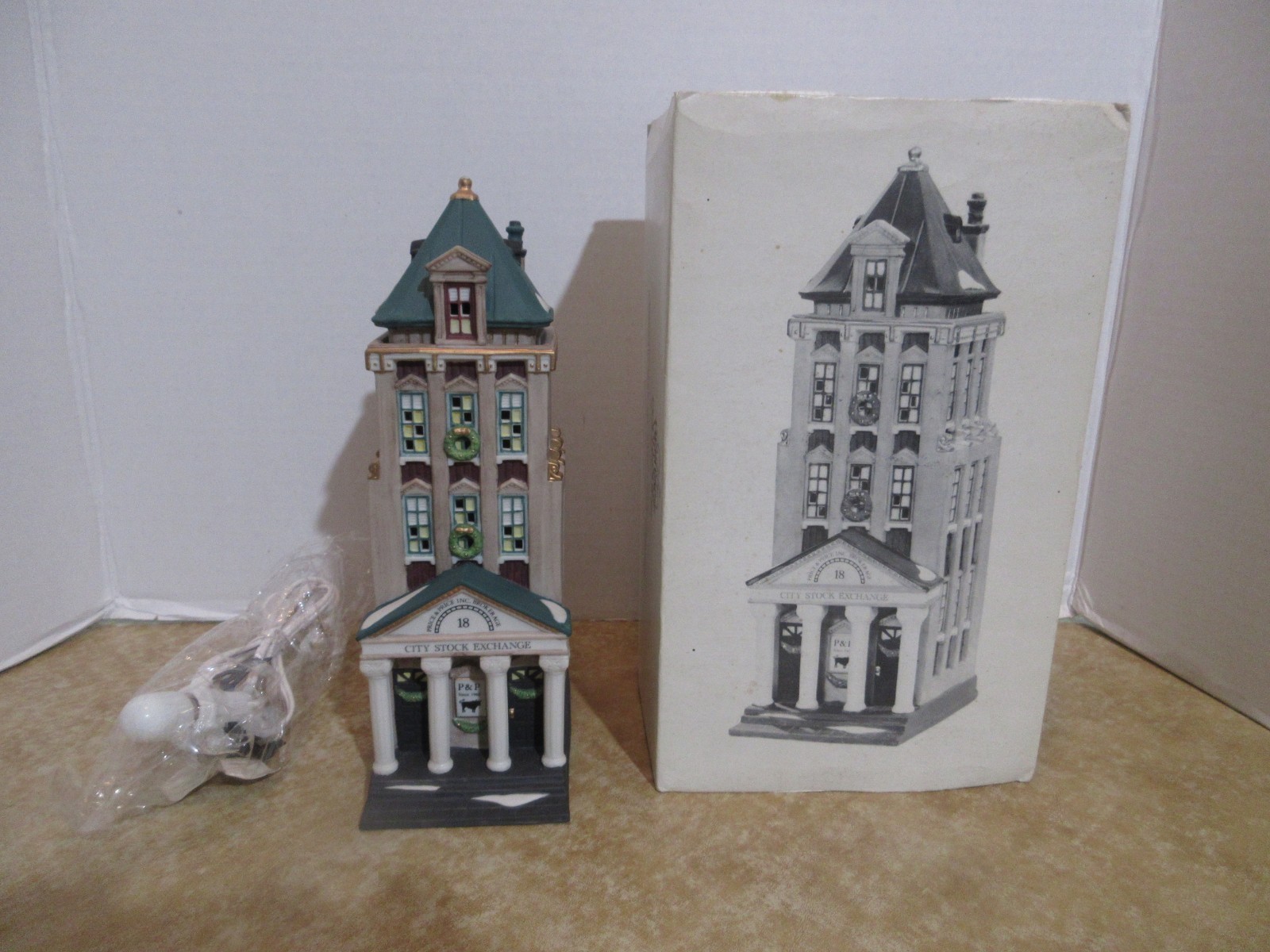 Dept. 56 Heritage Christmas In The City 1994 Brokerage House #5881-5