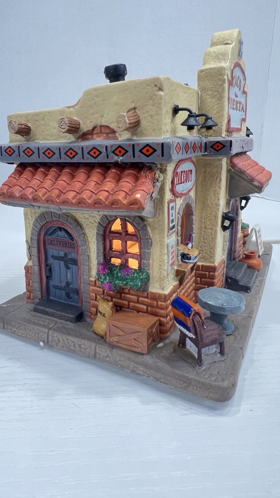 Lemax Holidays And Seasons Taco Shop “Taco Fiesta” 35577 Retired RARE And NEW !