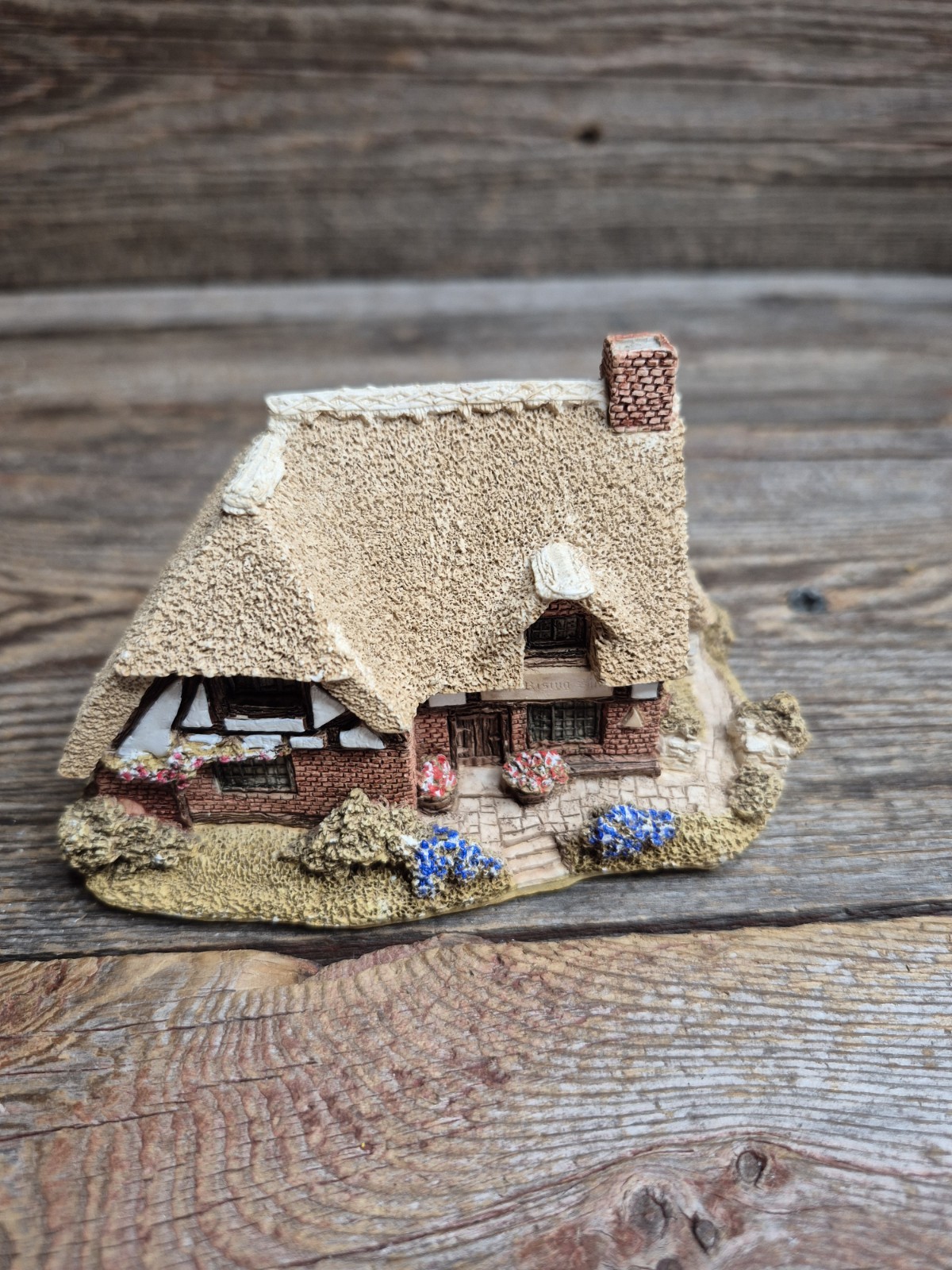 Lilliput Lane, “The Rising Sun” Miniature Masterpiece Cottage Signed Unboxed