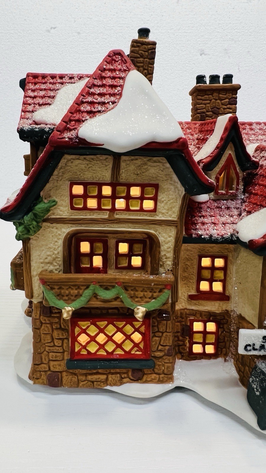 Dept 56 North Pole Series “Santa’s Workshop” 56006 Retired 1993 Excellent !