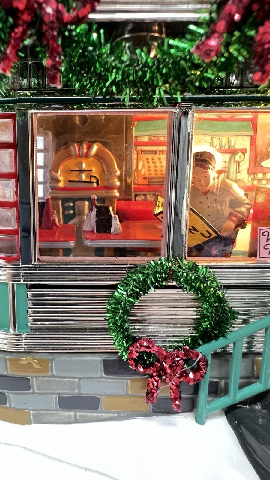 Dept 56 Snow Village “Shelly’s Diner” 55008 Retired 1999 With Sign Excellent !
