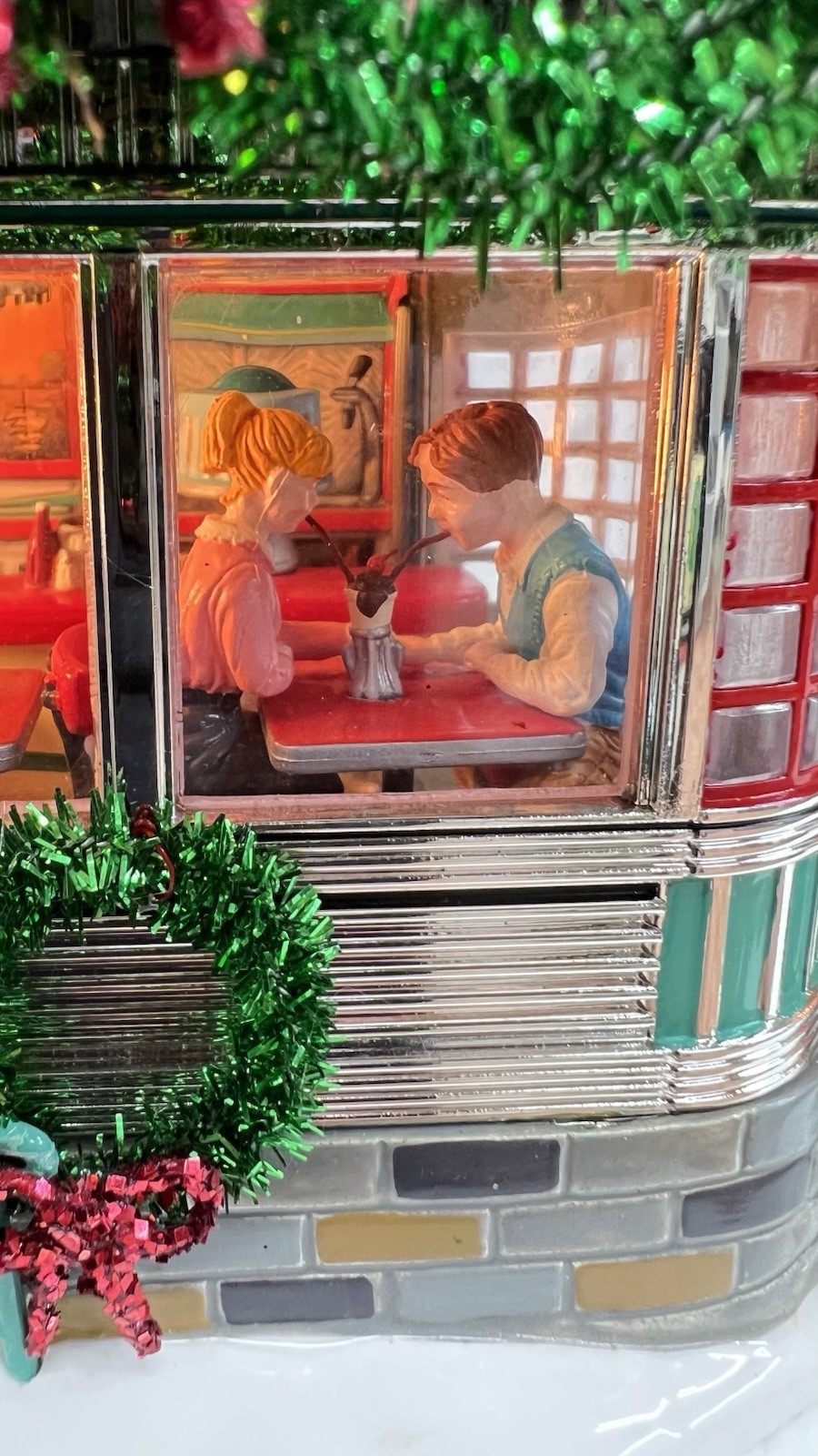 Dept 56 Snow Village “Shelly’s Diner” 55008 Retired 1999 With Sign Excellent !