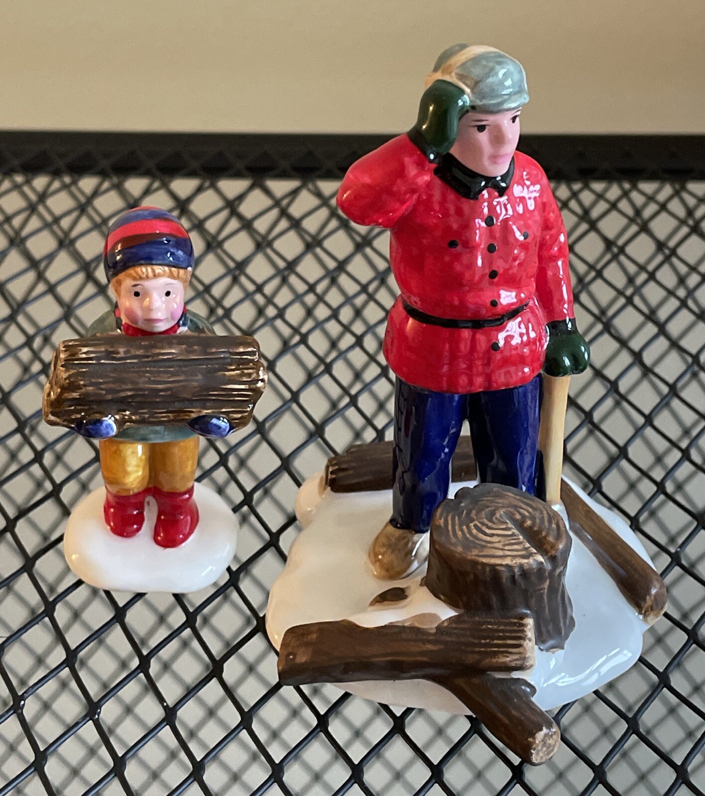 Dept 56 Snow Village Woodsman & Boy 5130 Taiwan 1988 Handpainted Set Of 2
