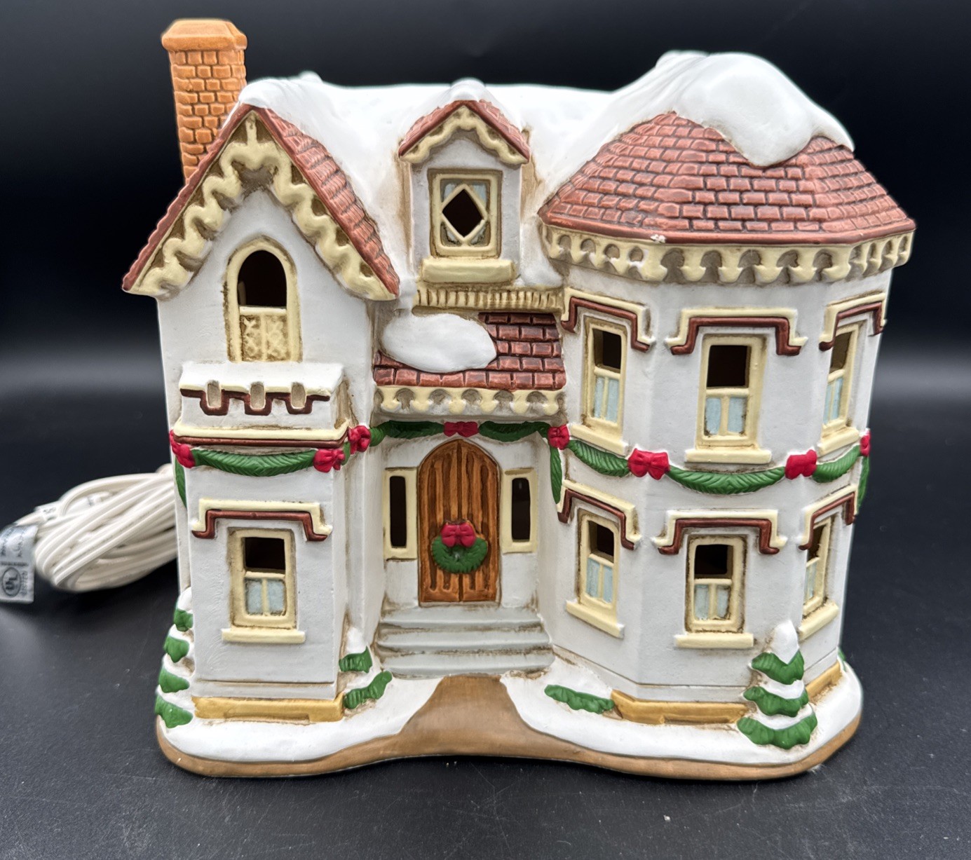 LEFTON COLONIAL Christmas VILLAGE “Queens Gate” Building 1994 Vintage Lights Up