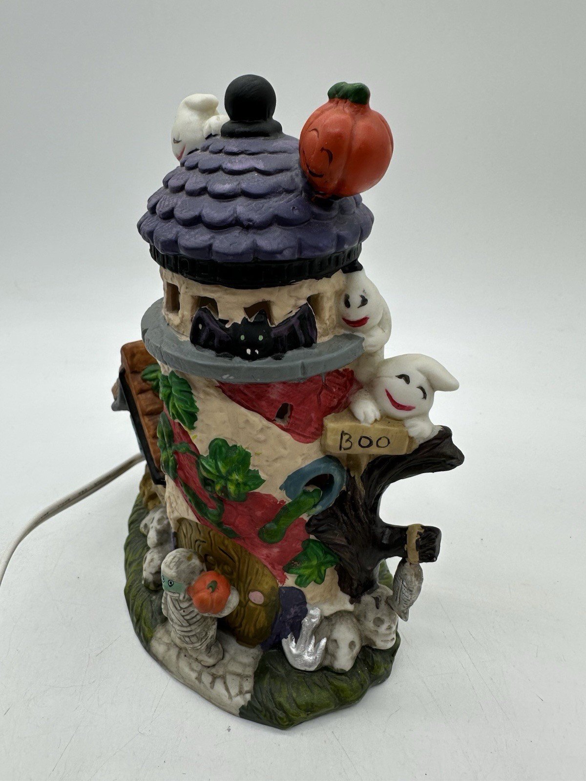 Halloween Haunted Village Ghost and Pumpkin Lighted House No Box