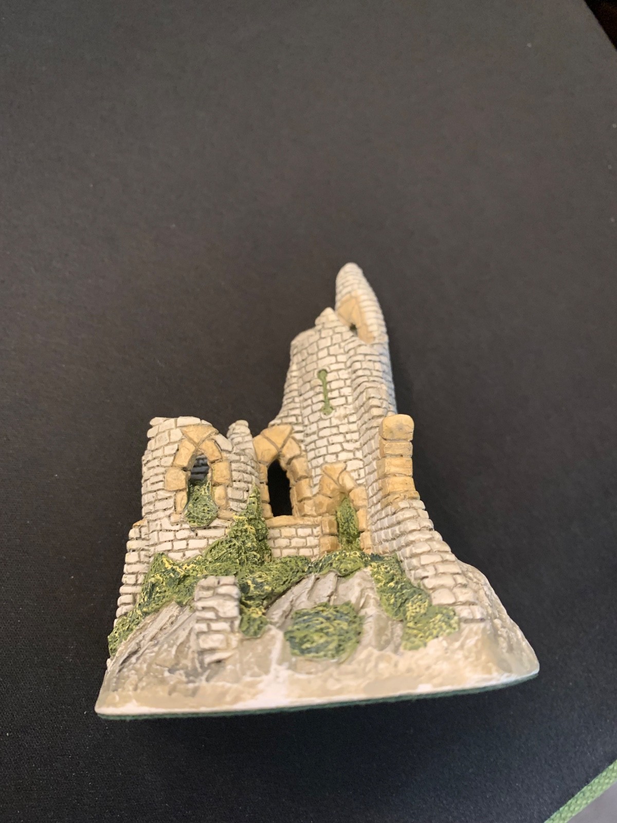 David Winter Friary Ruins British Hand made and Hand Painted FDW 31 2006
