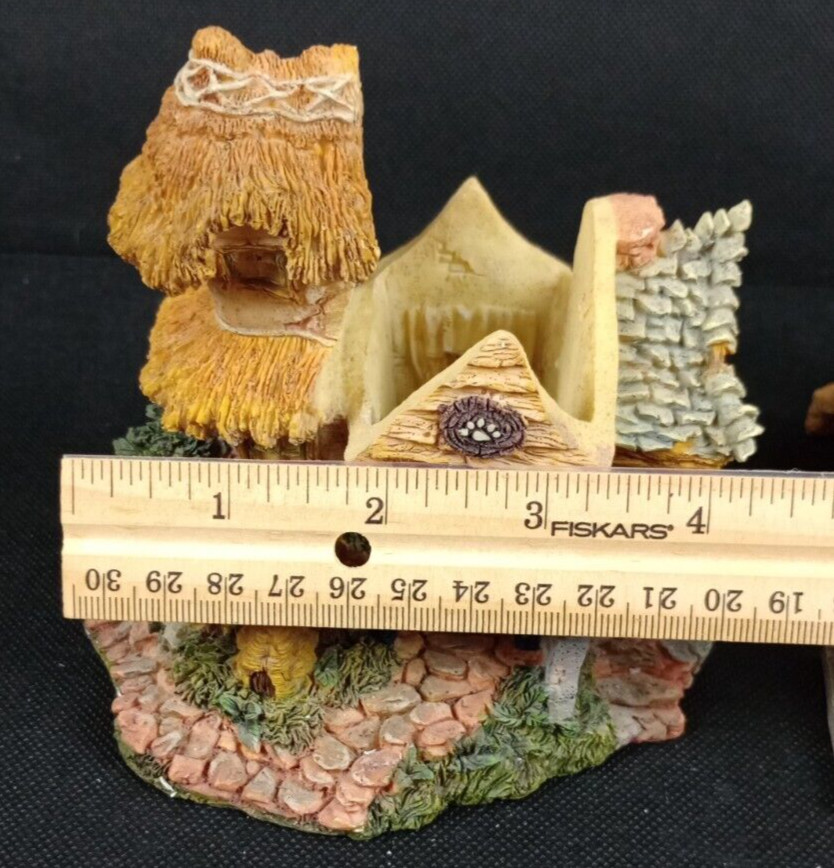 Boyds Bears Resin 5.0 Inch Bailey’s Cozy Cottage Bearly Built Villages Figurine