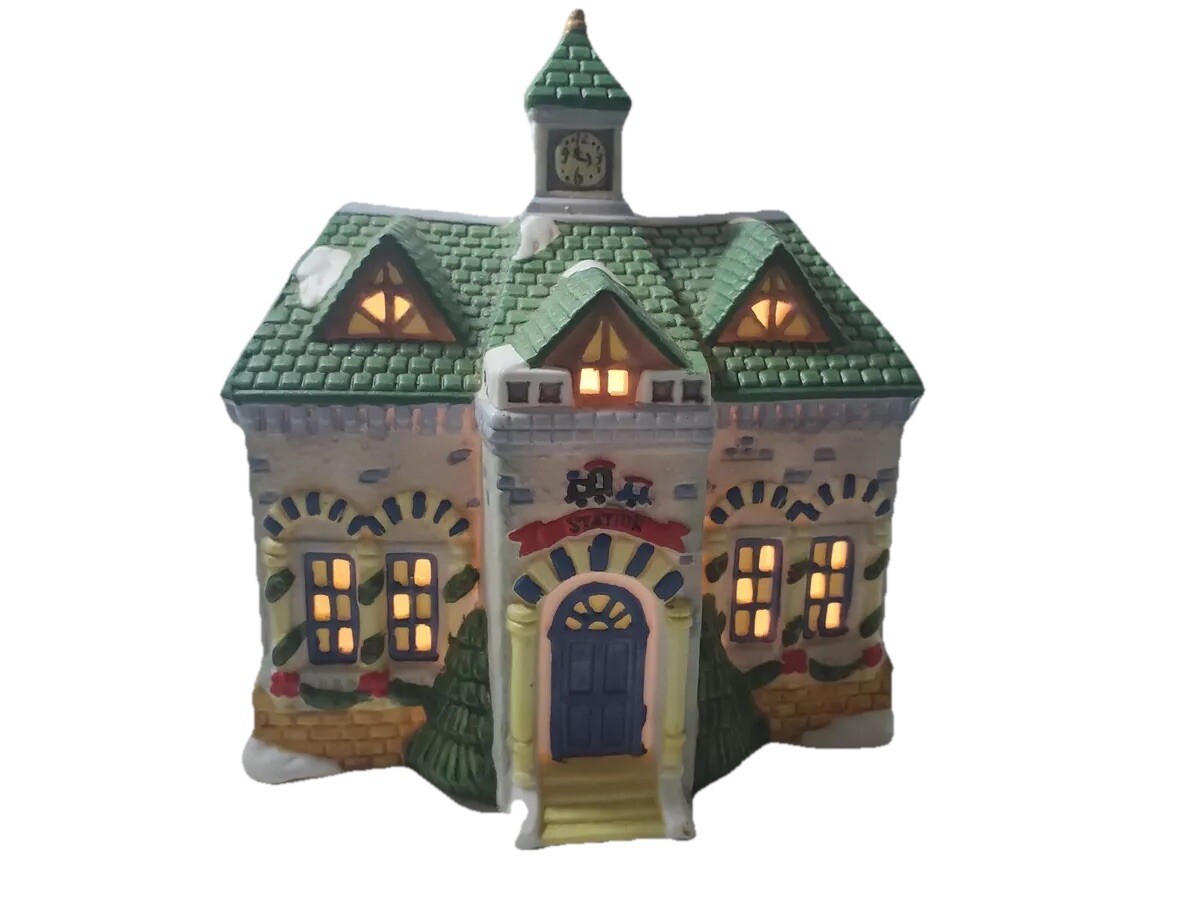 Christmas Village Scene Unbranded White Station 6x5x7.5″ Inches
