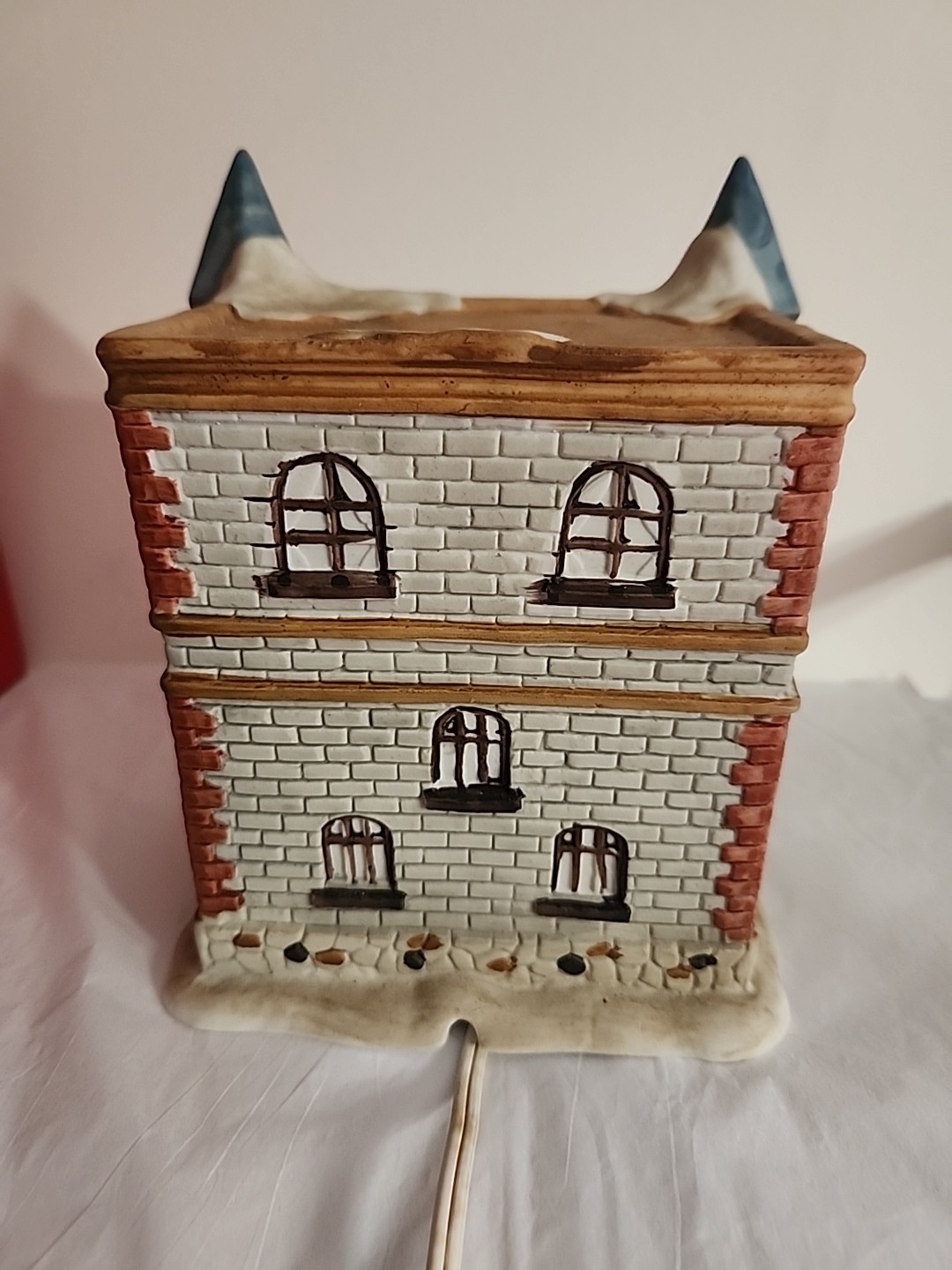 1992 Caldor Hand Painted Porcelain Lighted House Police Station
