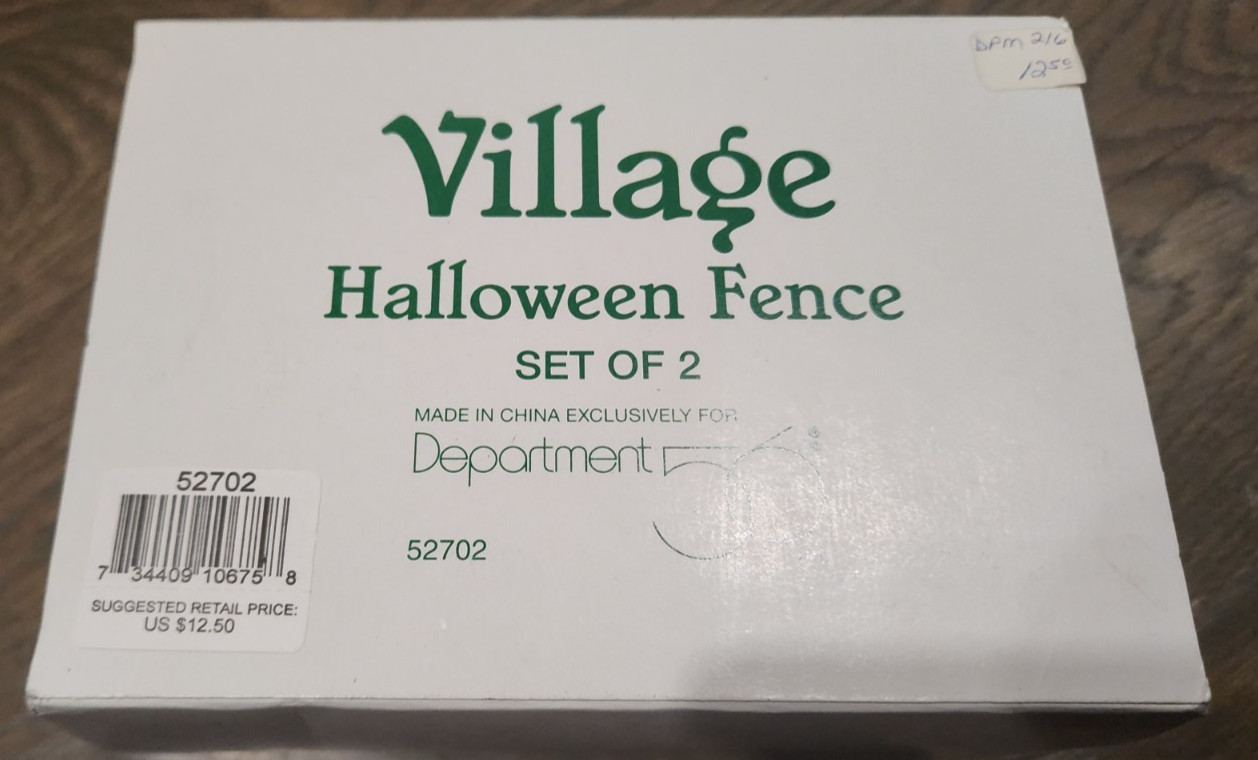 Dept 56 Village Halloween Fence Black with Pumpkins and Cat ONLY ONE PIECE