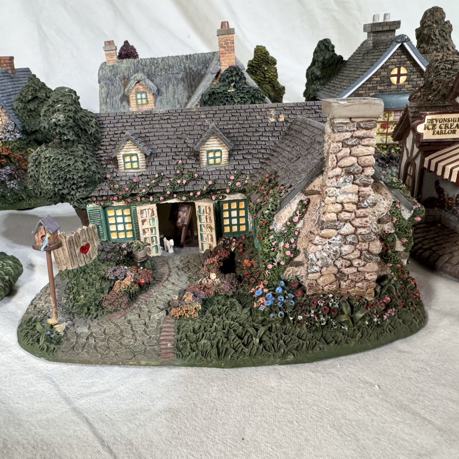 Lot Of 6 Hawthorne Village Thomas Kinkade Lamplight Village w/ Light Cords 01-04