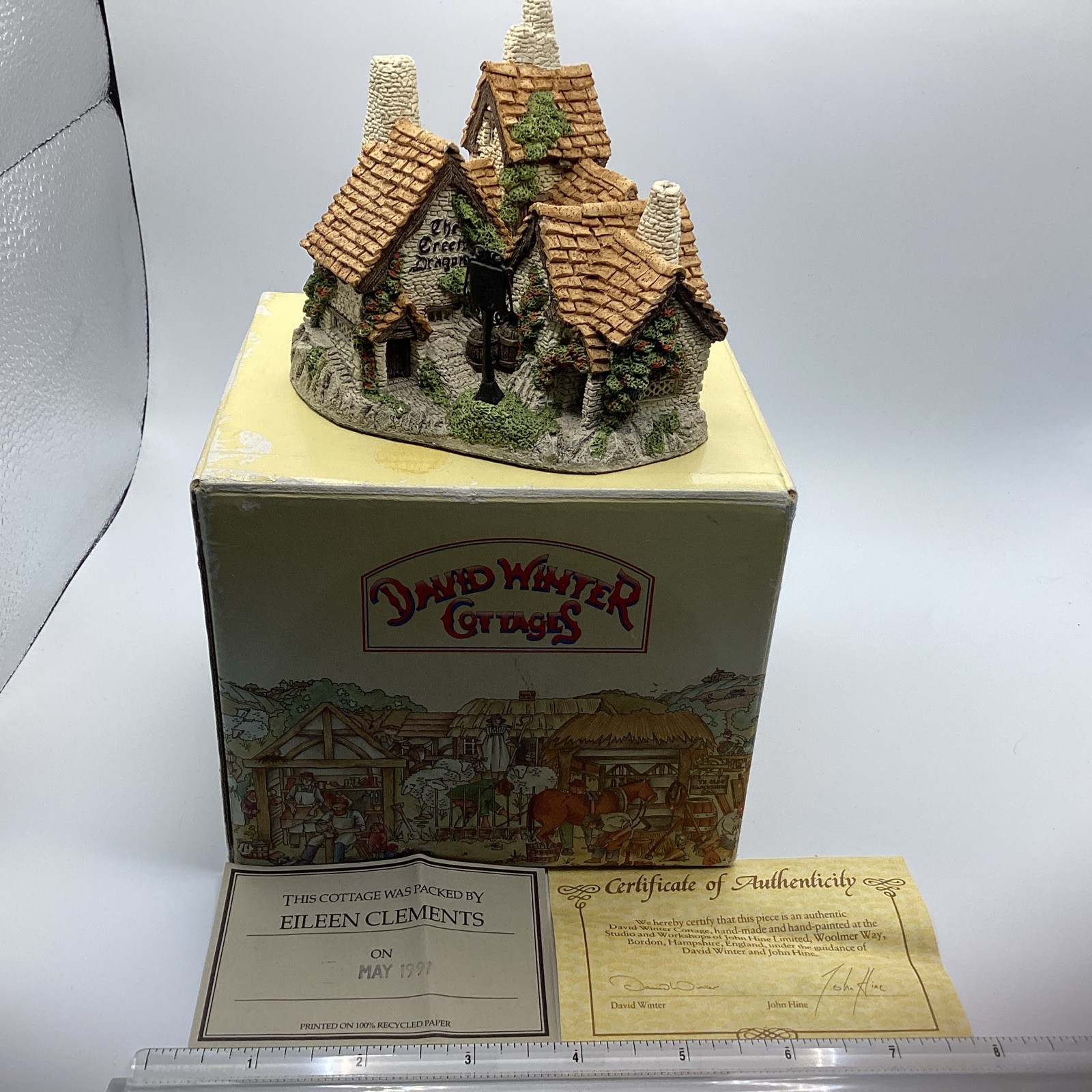 1983 Vintage David Winter Cottages The Green Dragon W/Box & Cert of Authenticity