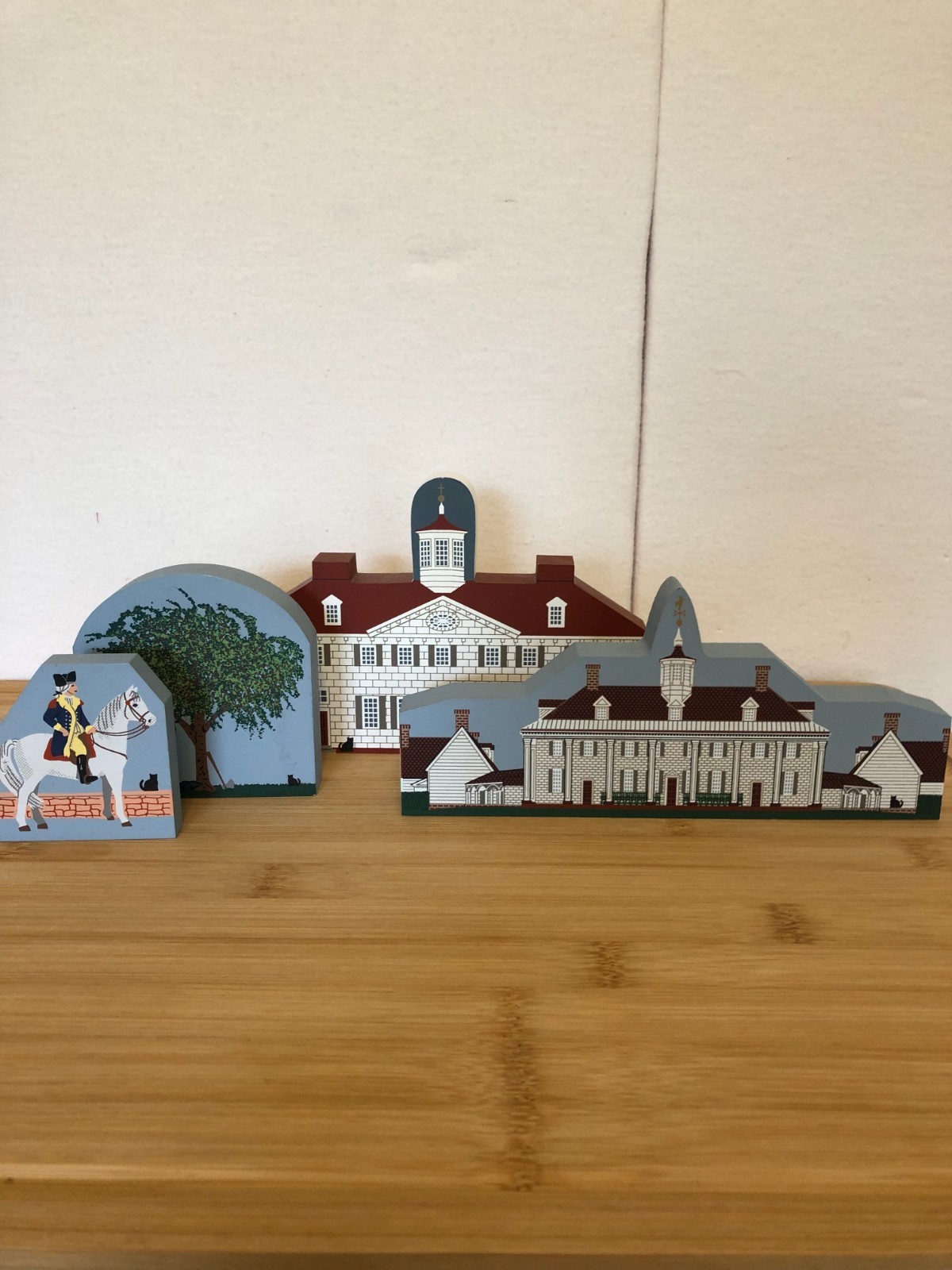 Wooden Mount Vernon Pieces