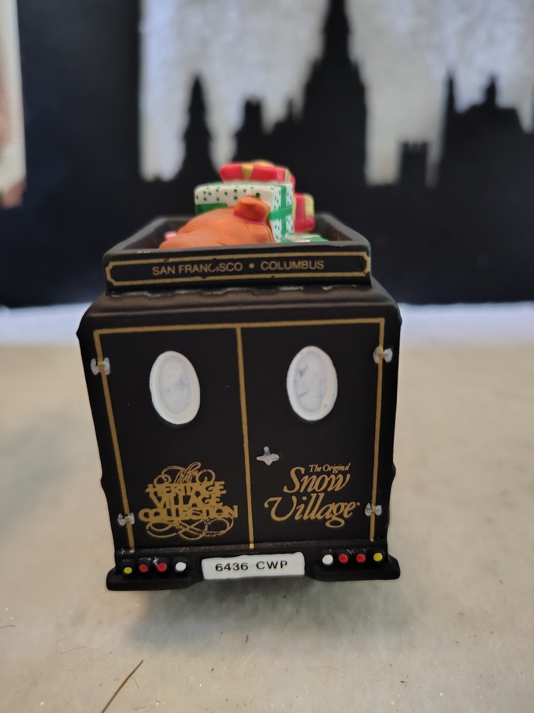 Dept 56 – Village Express van – Black – North Pole City Collectibles – 1994