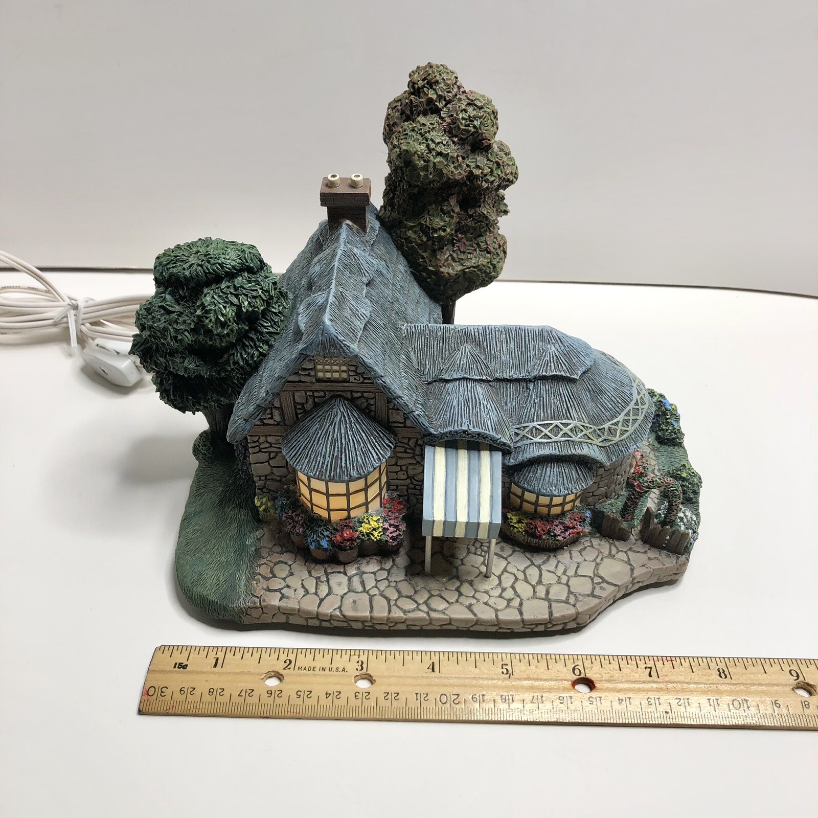 Hawthorne Thomas Kinkade Lamplight Village Falbrooke Florist 79981 1999 – READ