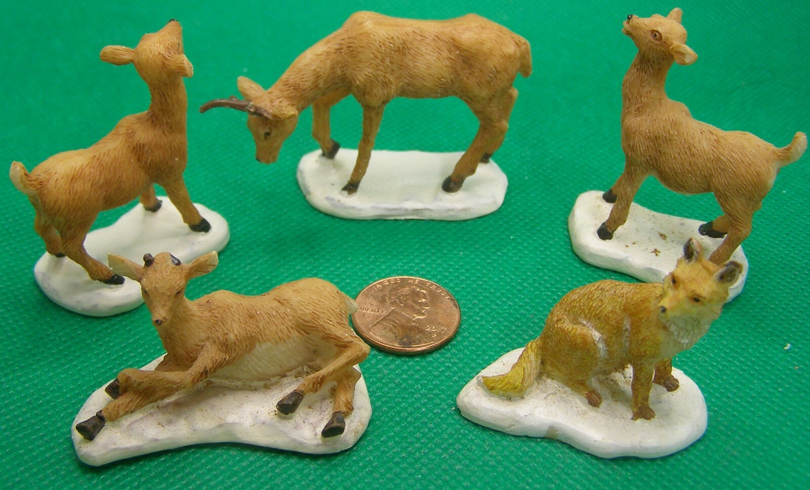Unknown Brand Five Deer & Fox Miniatures ZKT