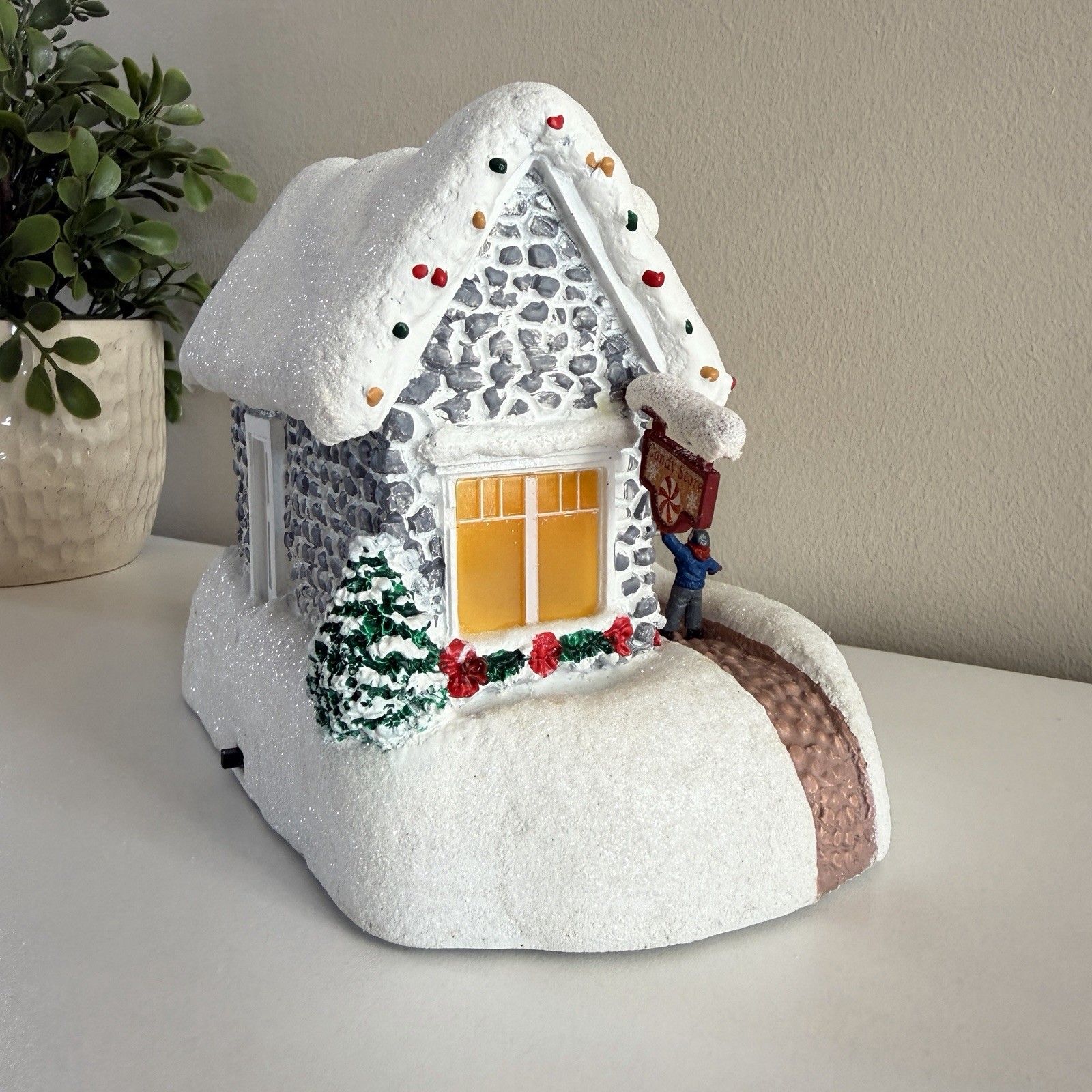 Thomas Kinkade Teleflora 2022 Snowflake Fudge Shoppe Light-Up Collectible
