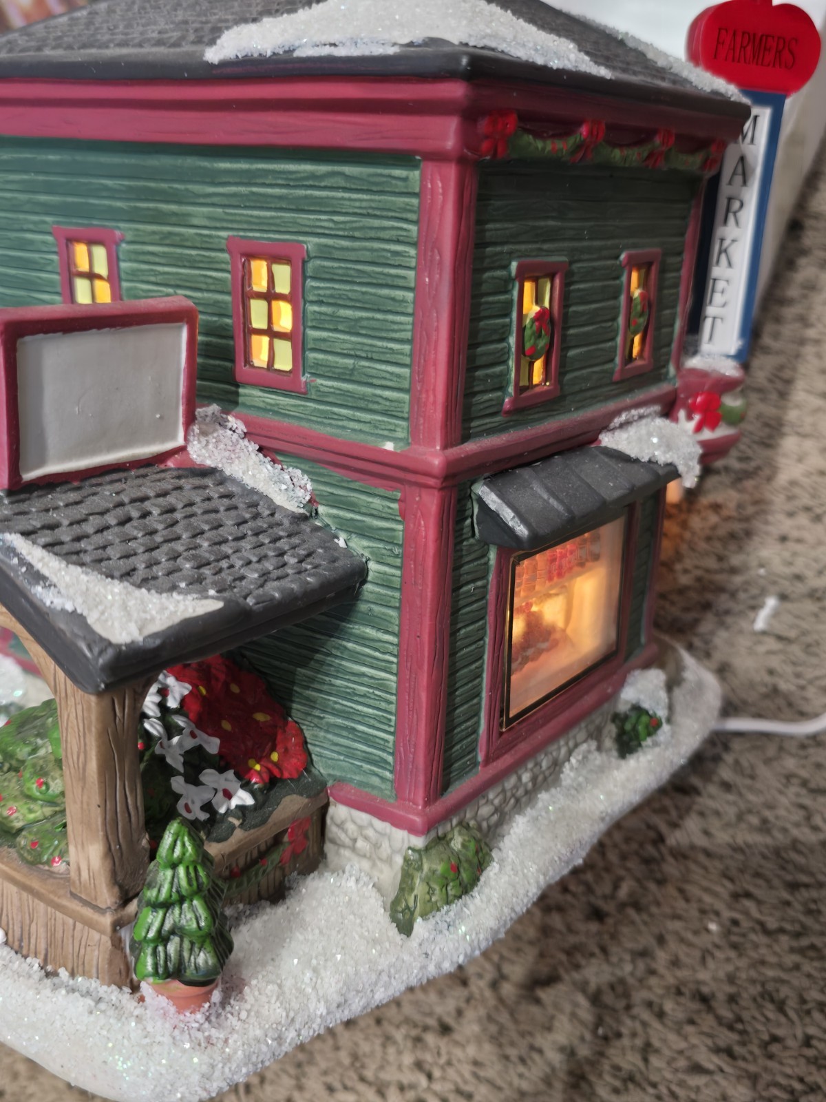 St. Nicholas Square Christmas Village Farmer’s Market 2015 Illuminated In BOX!!