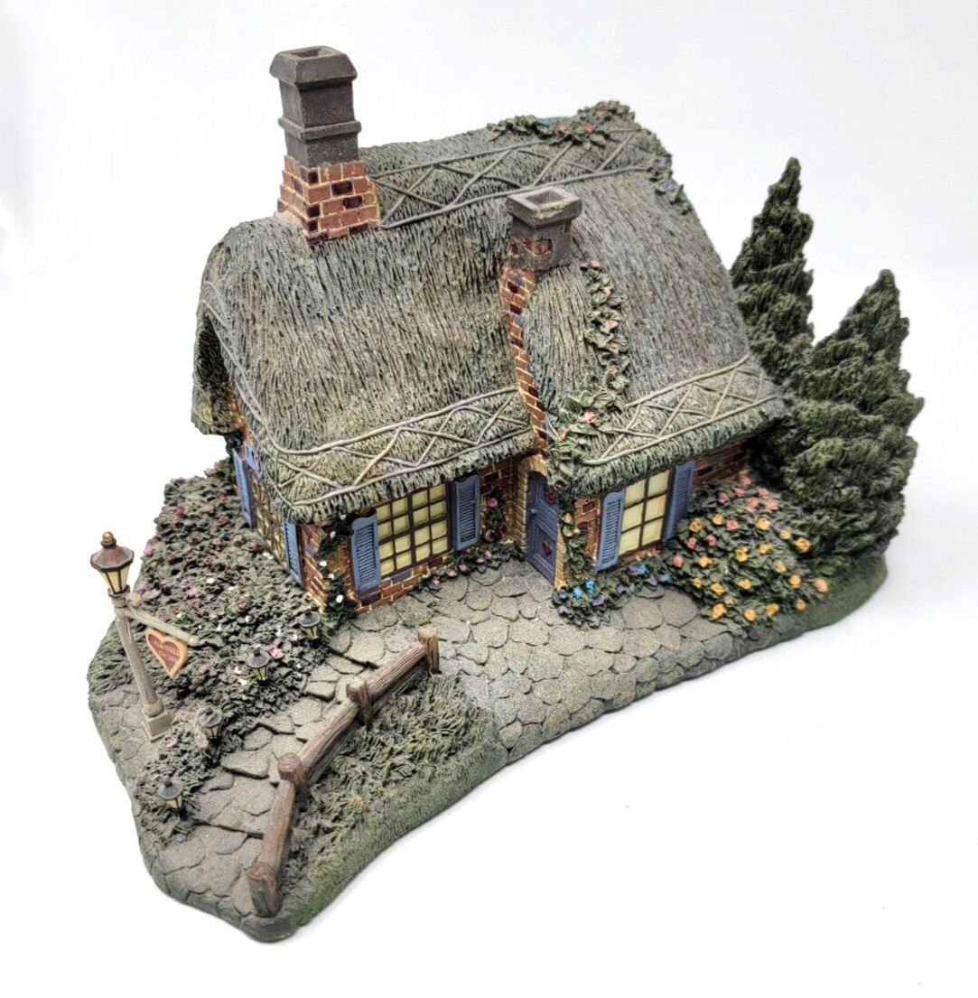 Thomas Kinkade Sweetheart Cottage Hawthorne Village 79733 Seaside 2001 No. B5977
