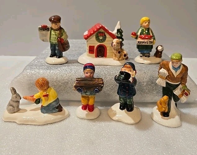 Department 56 Original Snow Village LOT OF SEVEN 7 FIGURES – In Excellent Shape