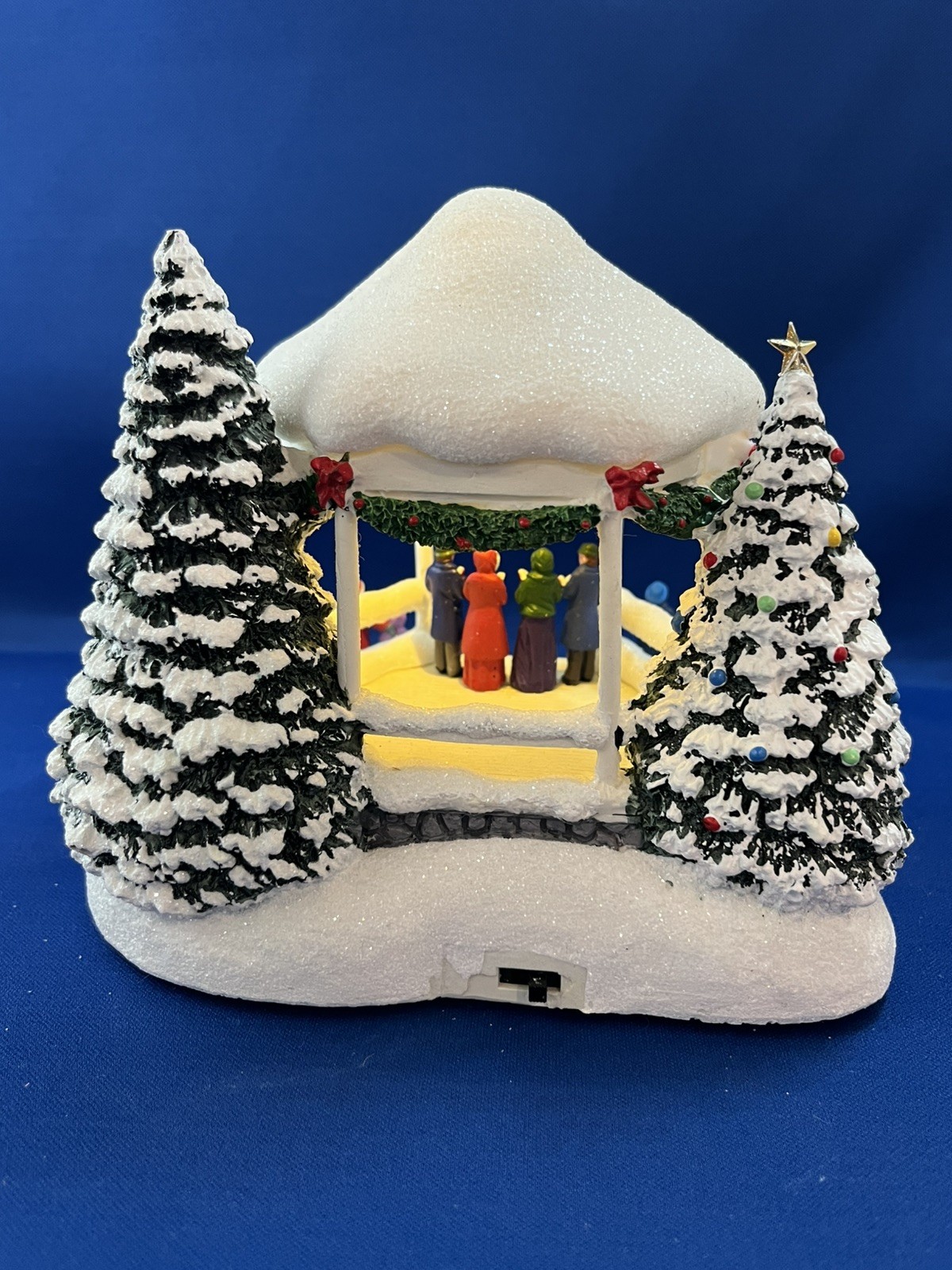 Thomas Kinkade Teleflora 2023 Sweet Sounds Of Christmas Lighted Carolers Gazebo