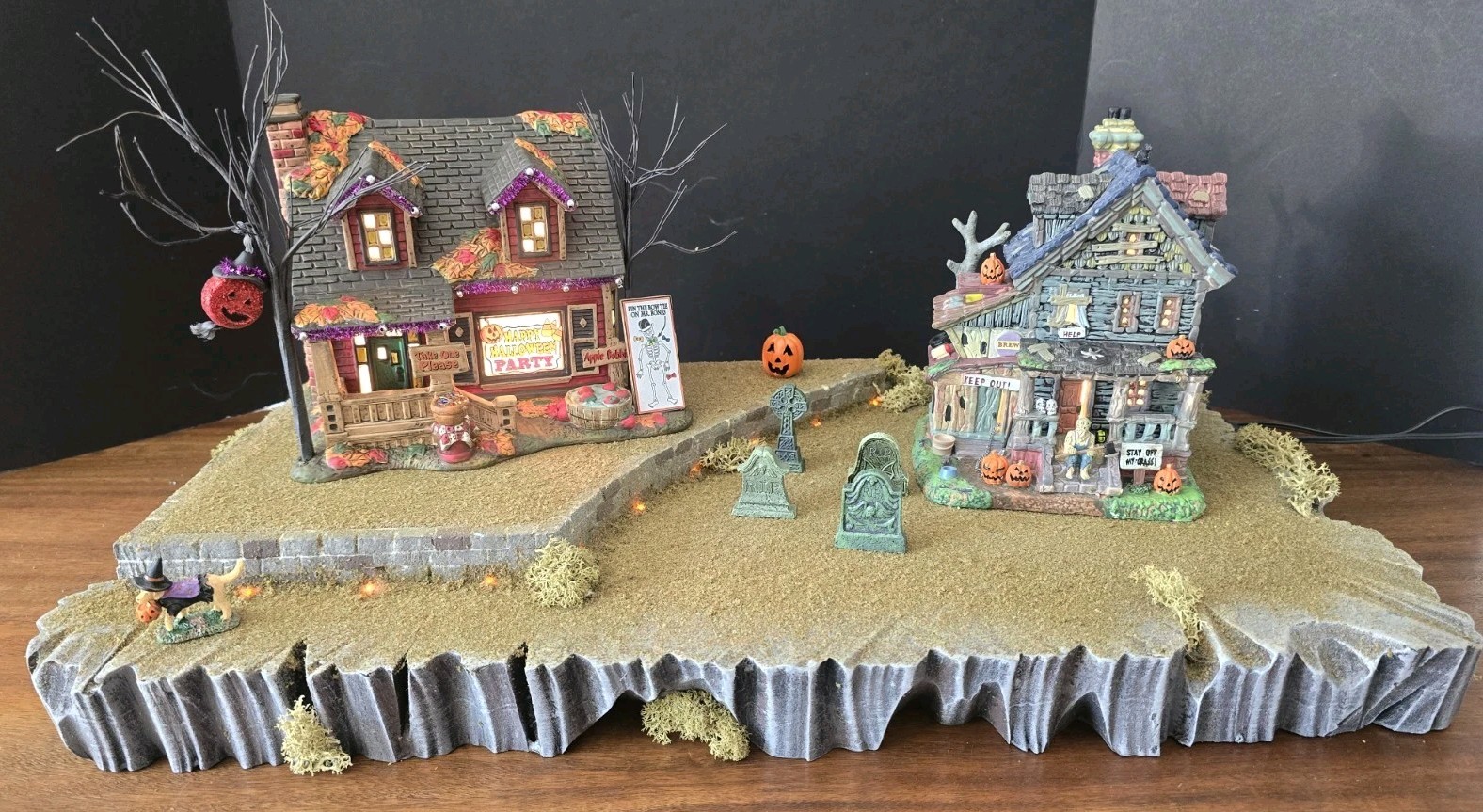 Halloween Village Display Platform for Department 56 Lemax Displays 24″ x 12″