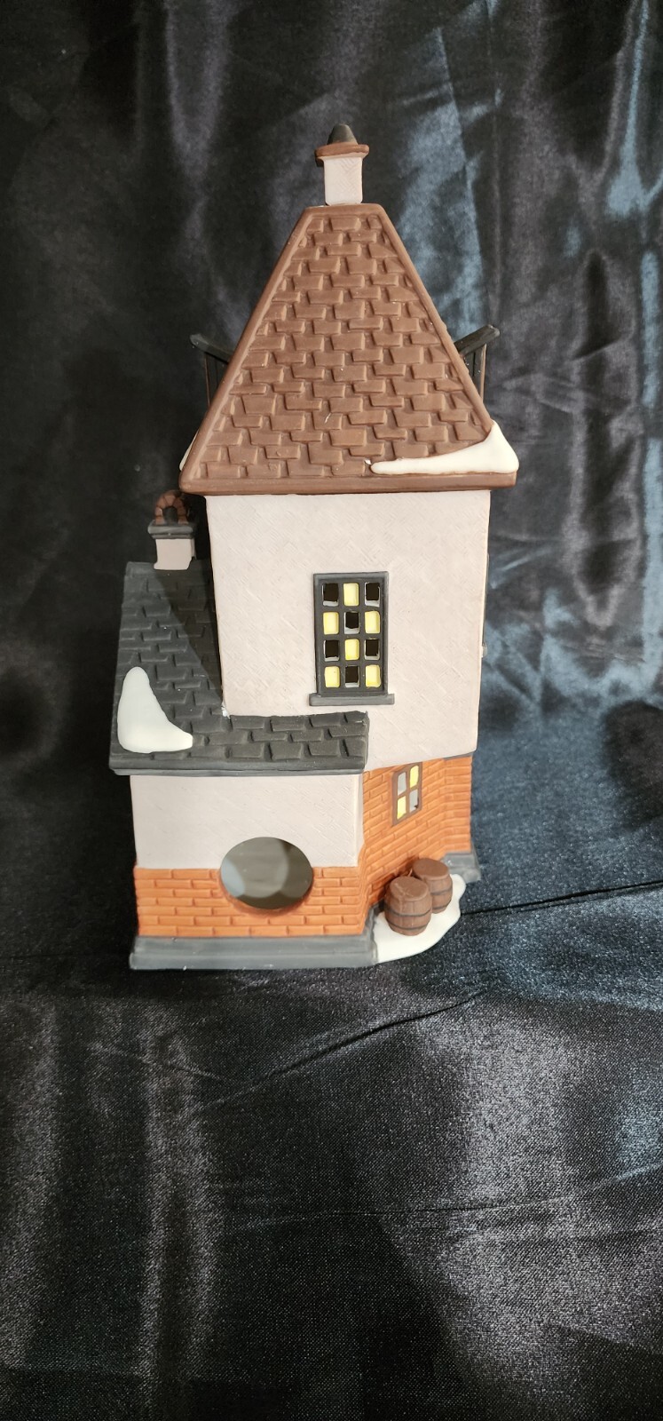 Dept 56 Christmas In The City “Potters Tea Seller” #5880-7 Item#275