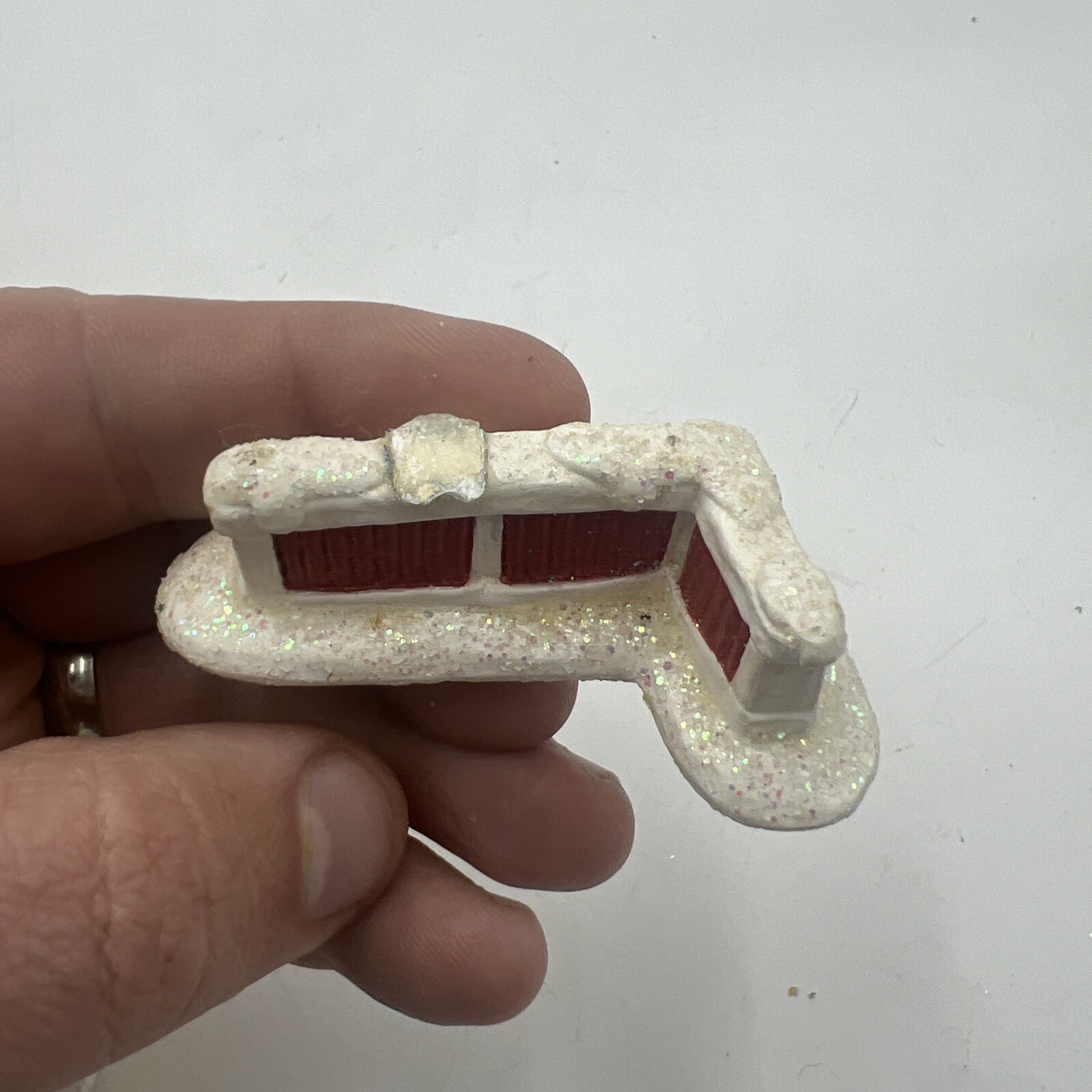 COBBLESTONE CORNERS MINIATURES 3 PIECE SET + 6 UNKNOWN PIECES – LOT OF 9 PIECES