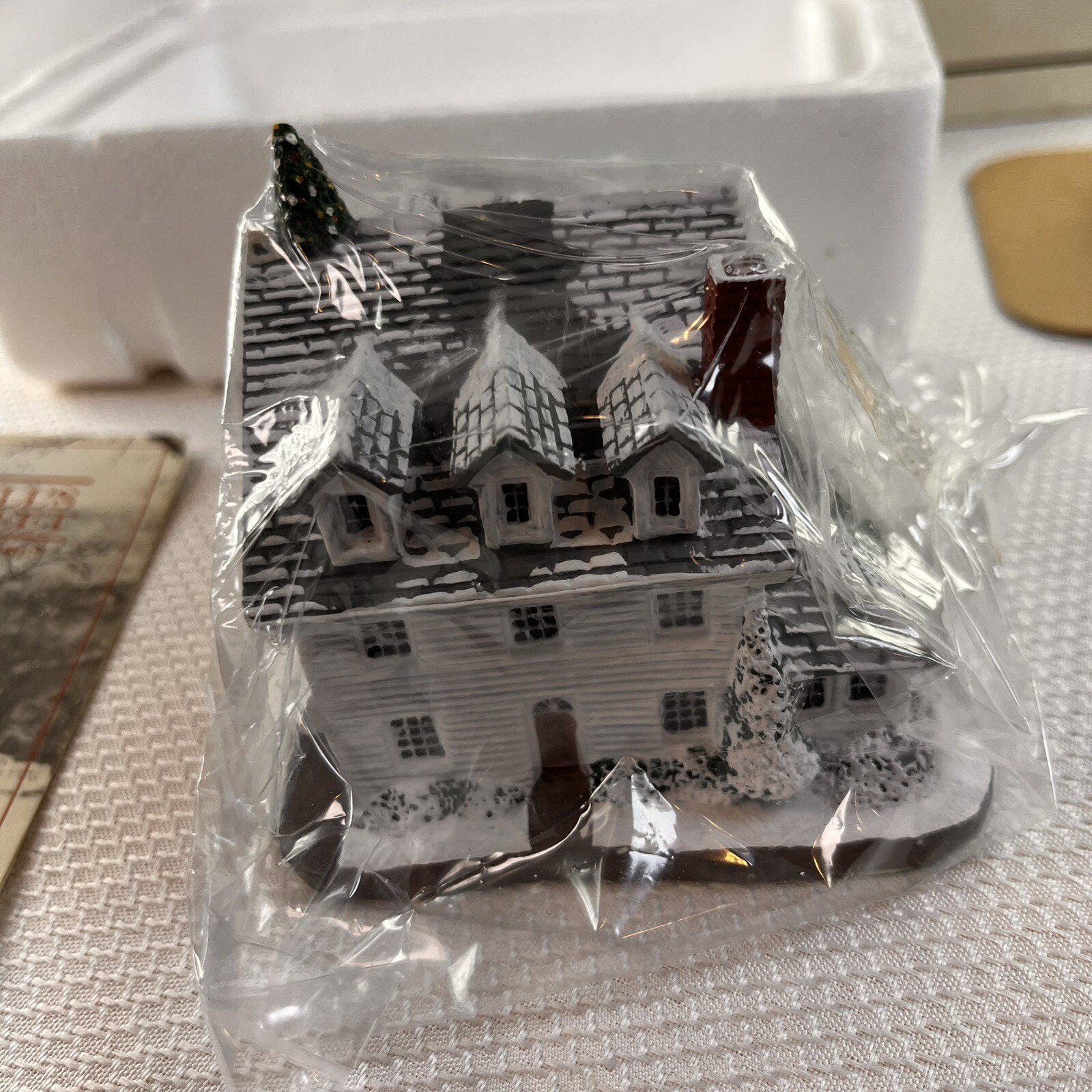 NIB Norman Rockwell’s Main Street Sculptures Studio XMAS Village 1988 #82121