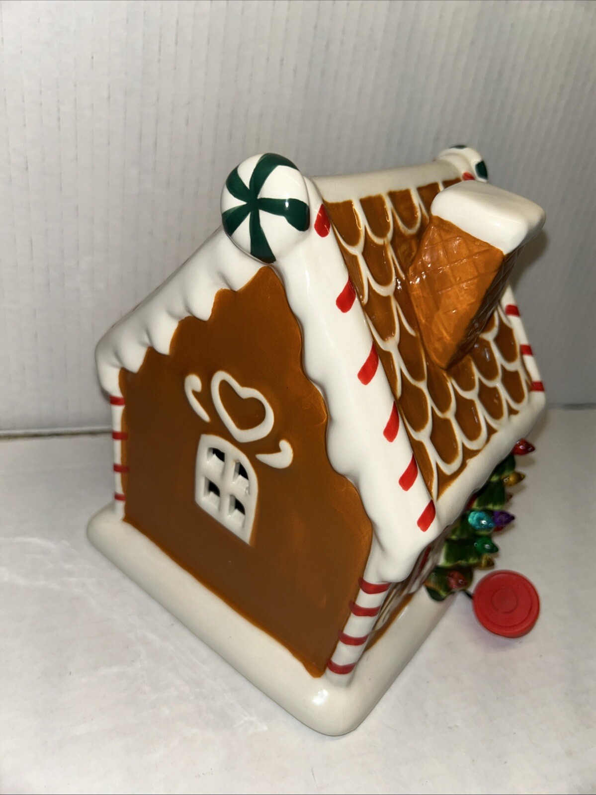 Mr. Christmas Lighted Nostalgic Ceramic Gingerbread House 7.25” x 5.5” Rare!