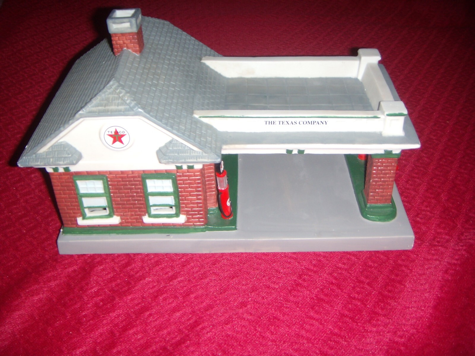 New Texaco Service Station #15 Dallas, Texas Lighted Christmas Village 1997
