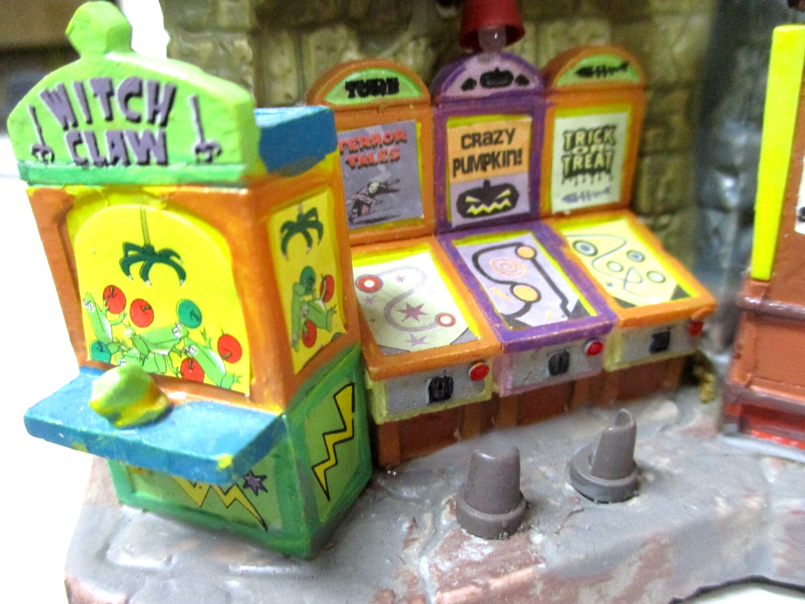 Lemax Spooky Town Monster Arcade 2013 retired working sights and sounds w/ box