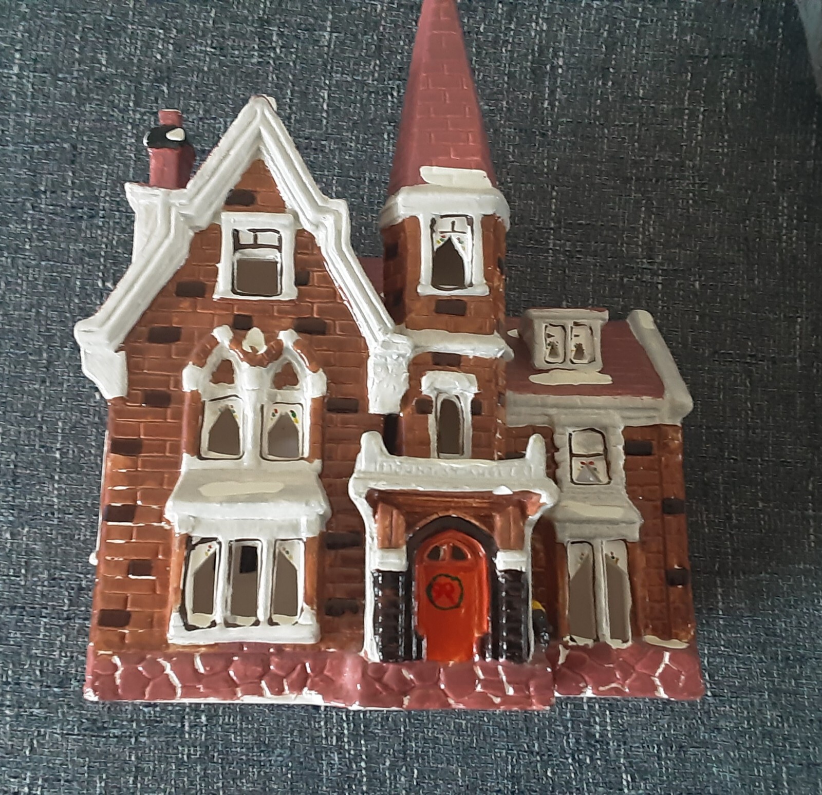 Department 56 Snow Village Parsonage House 50296 – Damaged No Light or Box
