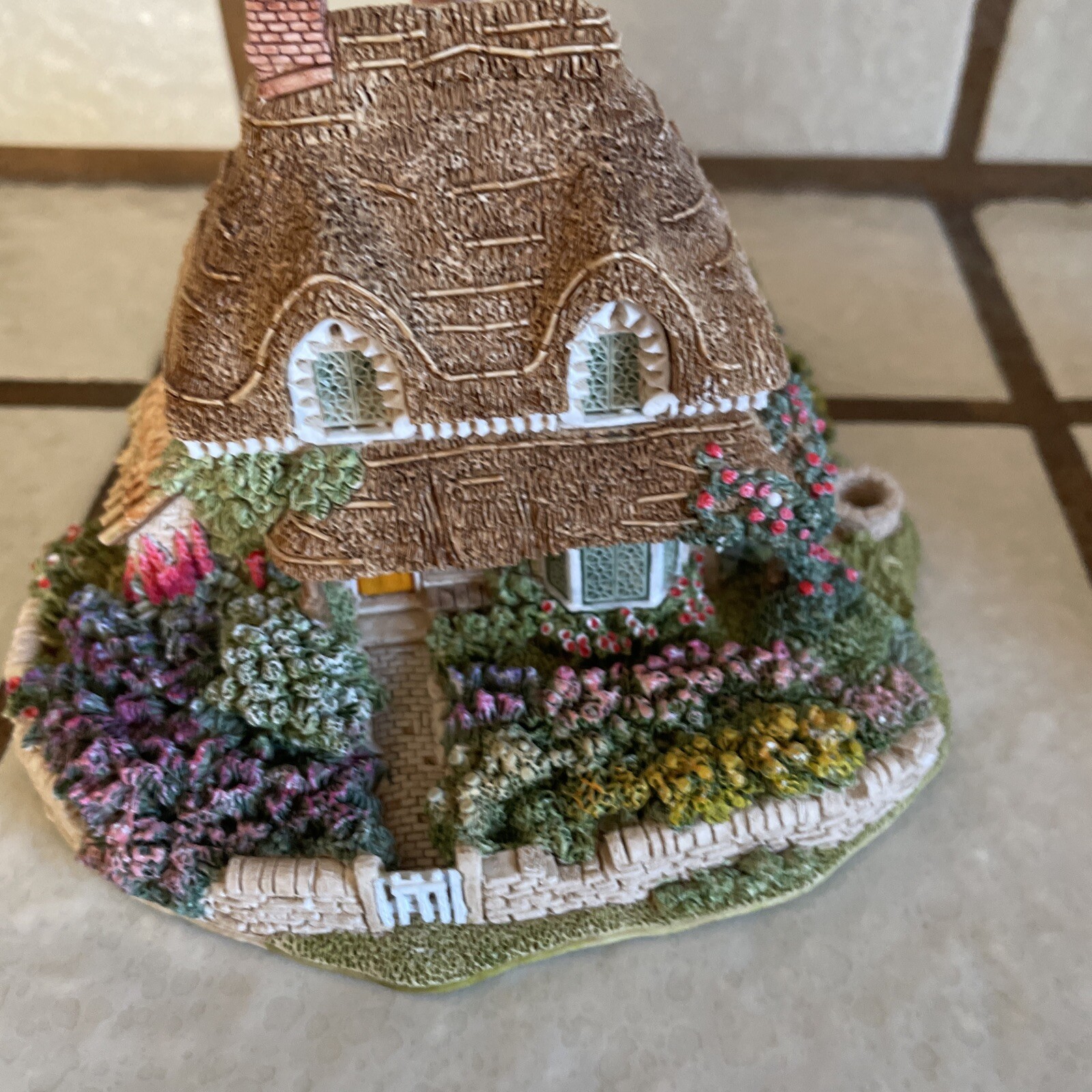 Lilliput Lane 1995 Anniversary Cottage Gertrude’s Garden 1995 No Box