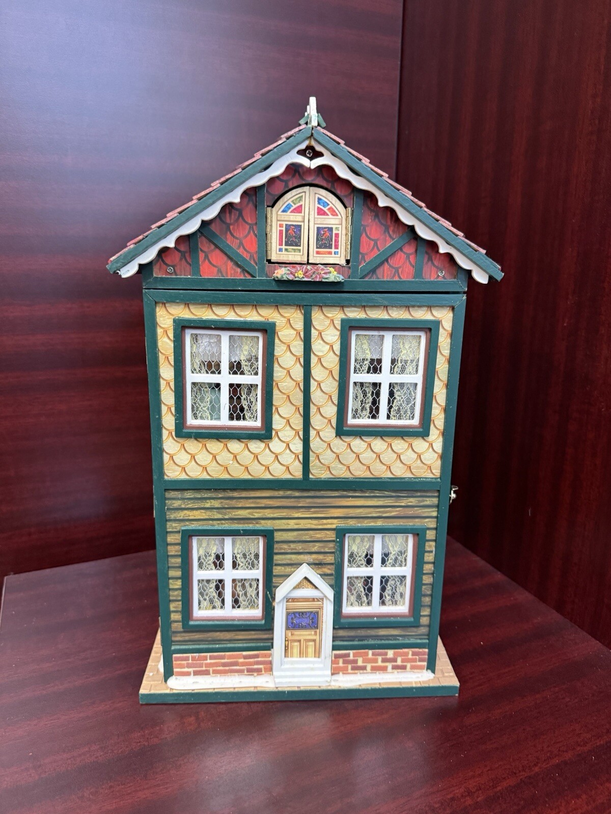 Holiday Classics Animated Musical Christmas House, NEW