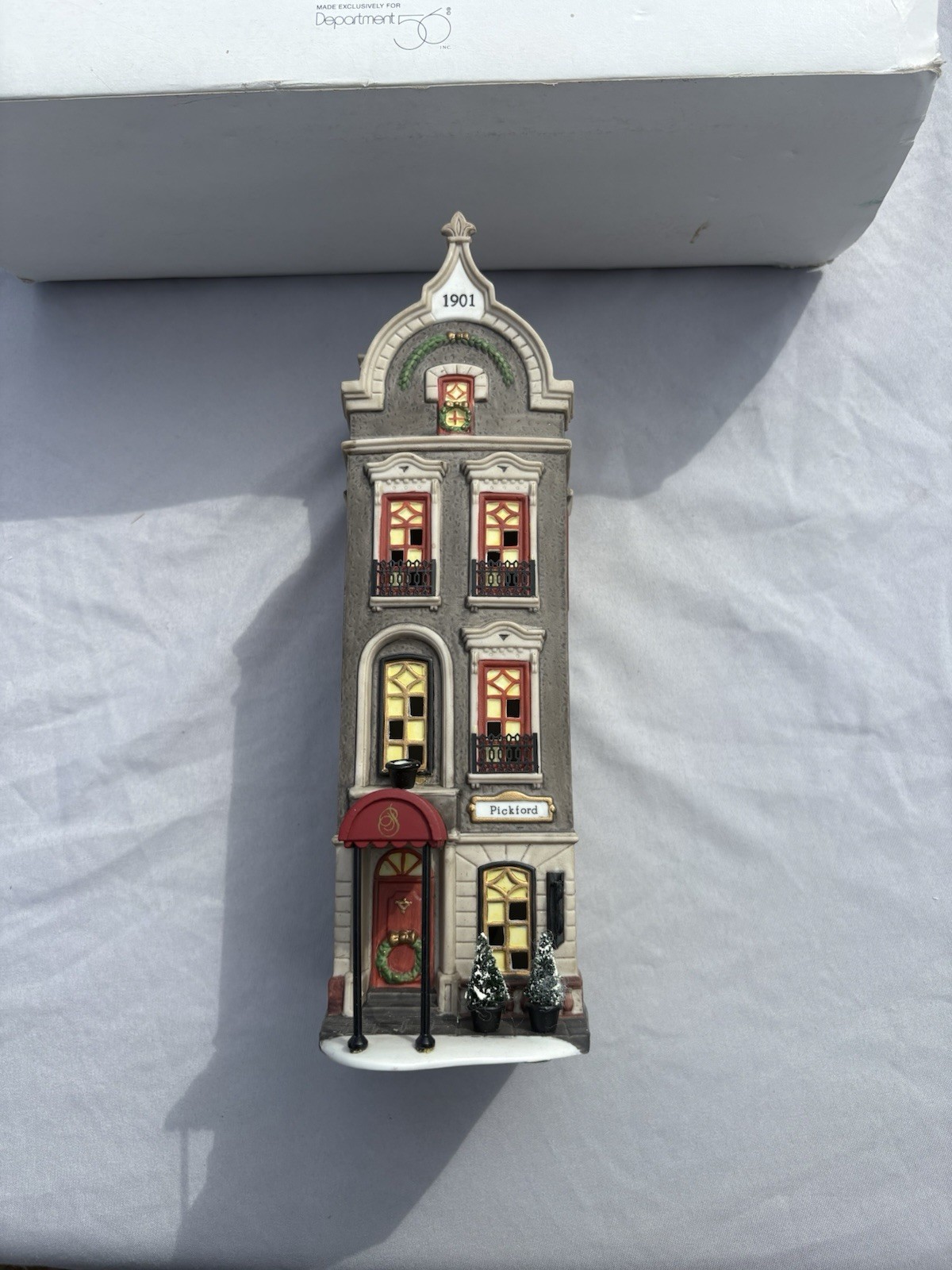 Department 56 Christmas in the City “Pickford Place”#58879-1995 Retired-With Box