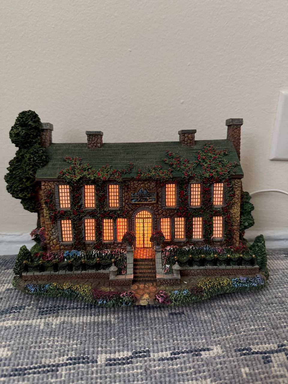 Thomas Kinkade Hawthorne Village Lamplight Village 6 Pc Lighted House Set COA
