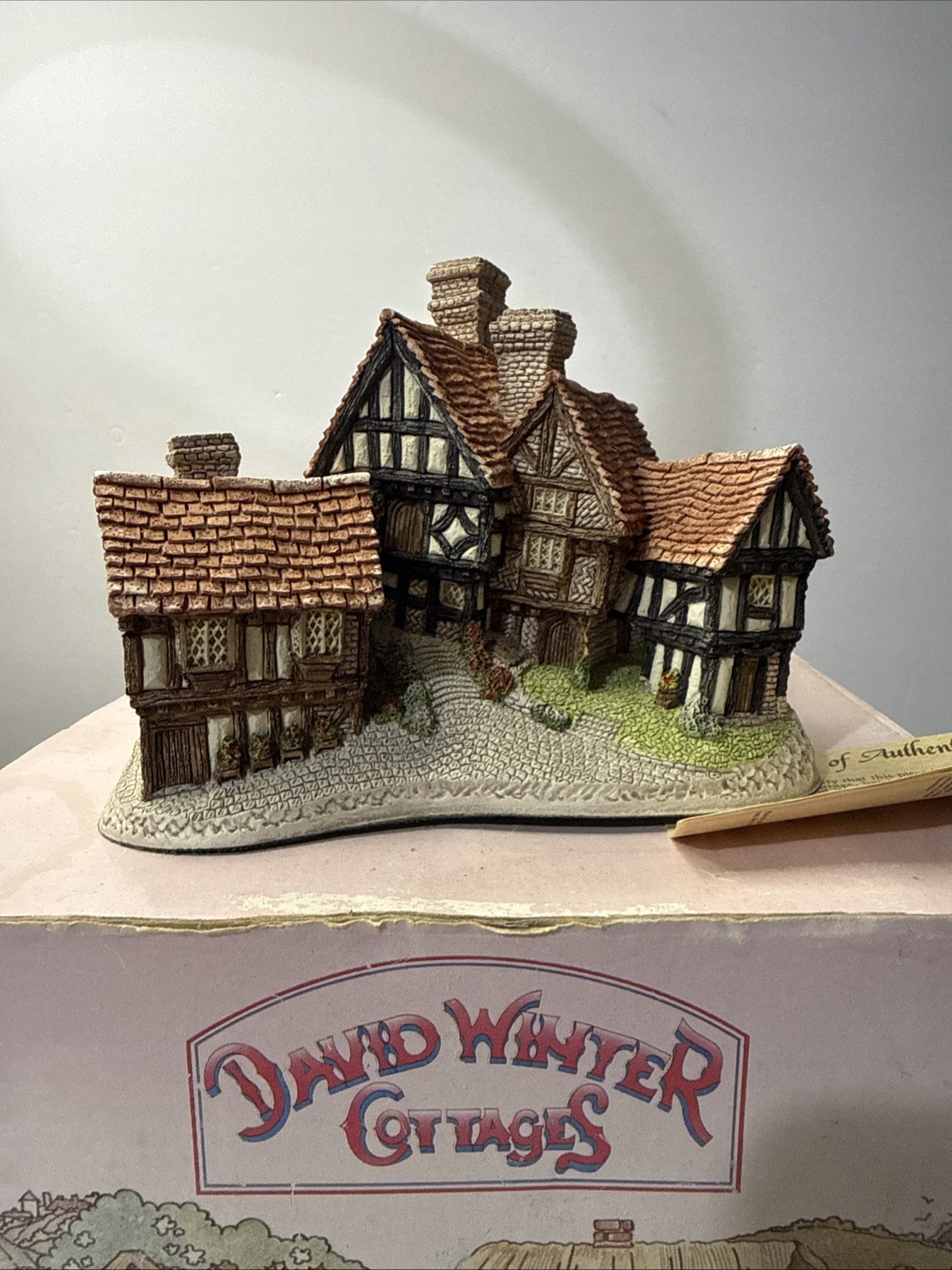 Vintage 1981 David Winter STRATFORD HOUSE Cottage W/ Original Box!