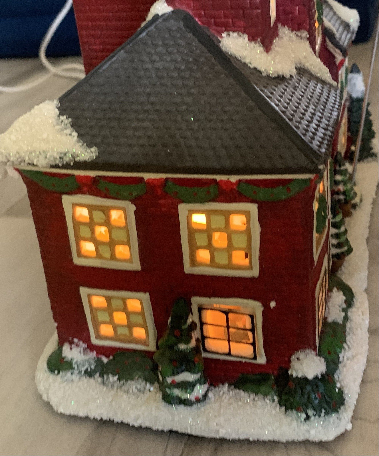 St Nicholas Square School 2008 Christmas Village Lighted With Box Please Read
