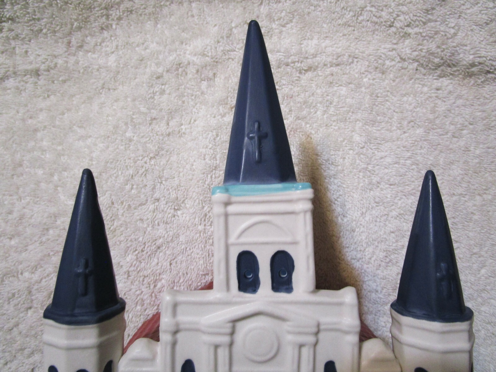 N. O. CRESCENT CITY CHRISTMAS VILLAGE “ST. LOUIS CATHEDRAL” REPLICA COLLECTIBLE