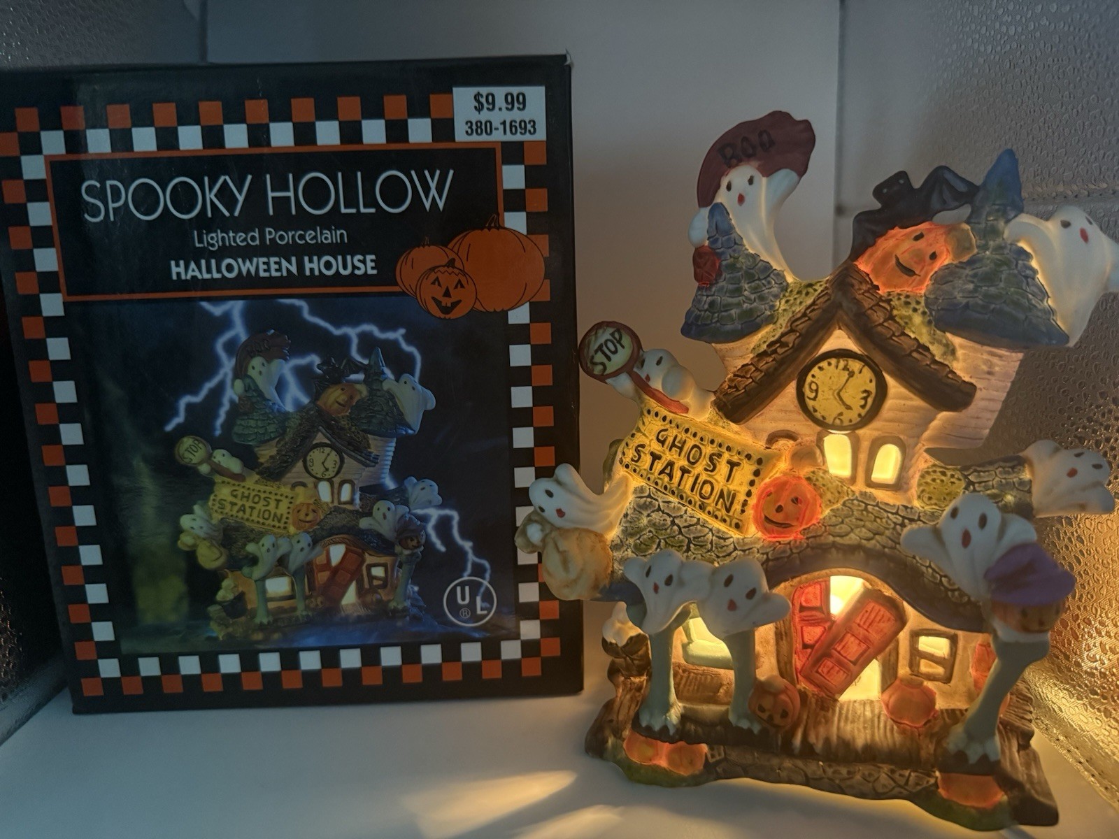 VTG 1997 Spooky Hollow Lighted Halloween Village House GHOST STATION w/ Box NICE