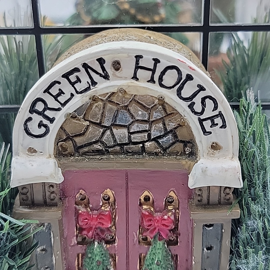 2003 Village Collection by St. Nicholas Square Illuminated GREENHOUSE Christmas