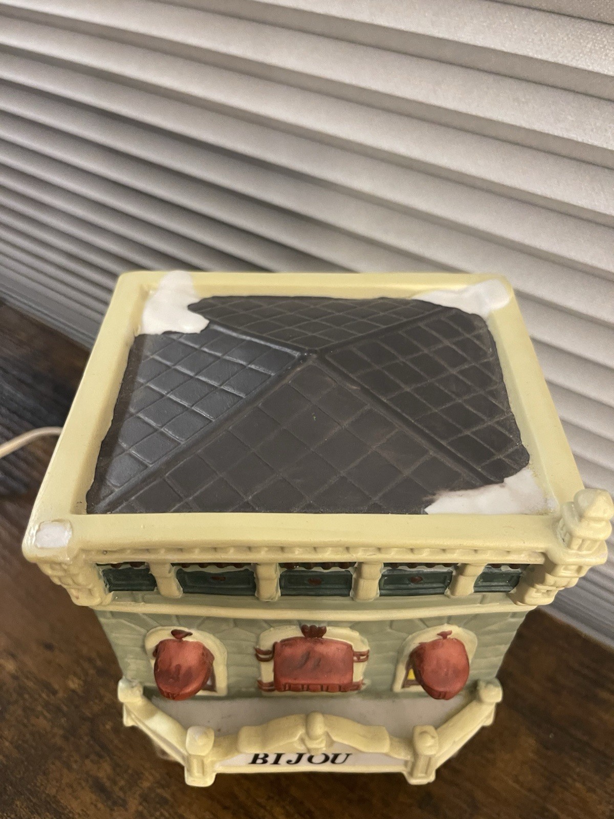 Dickens Keepsake Porcelain Lighted House 1995 O’Well – Bijou See Description!!